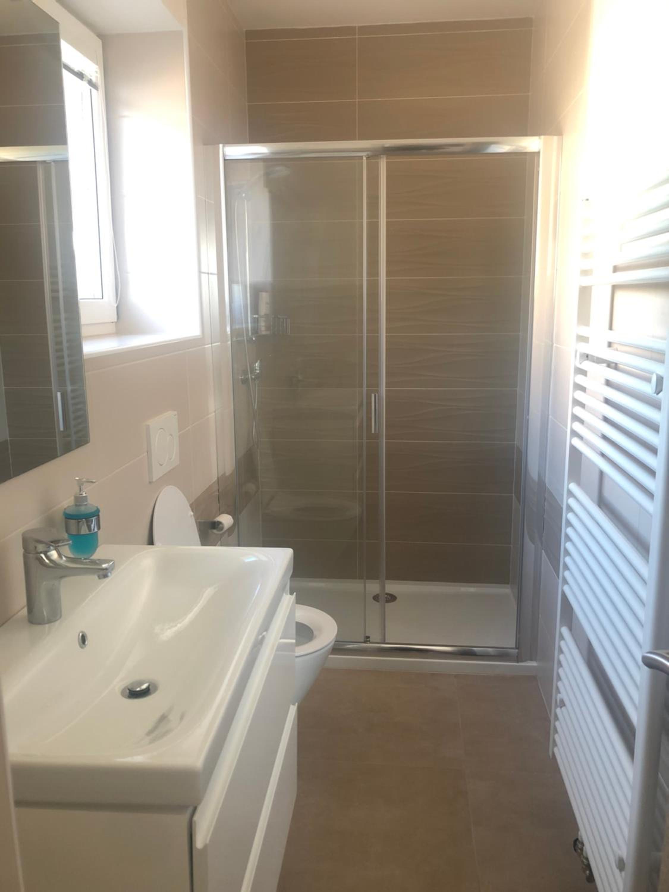 Double or Twin Room - Photo 5