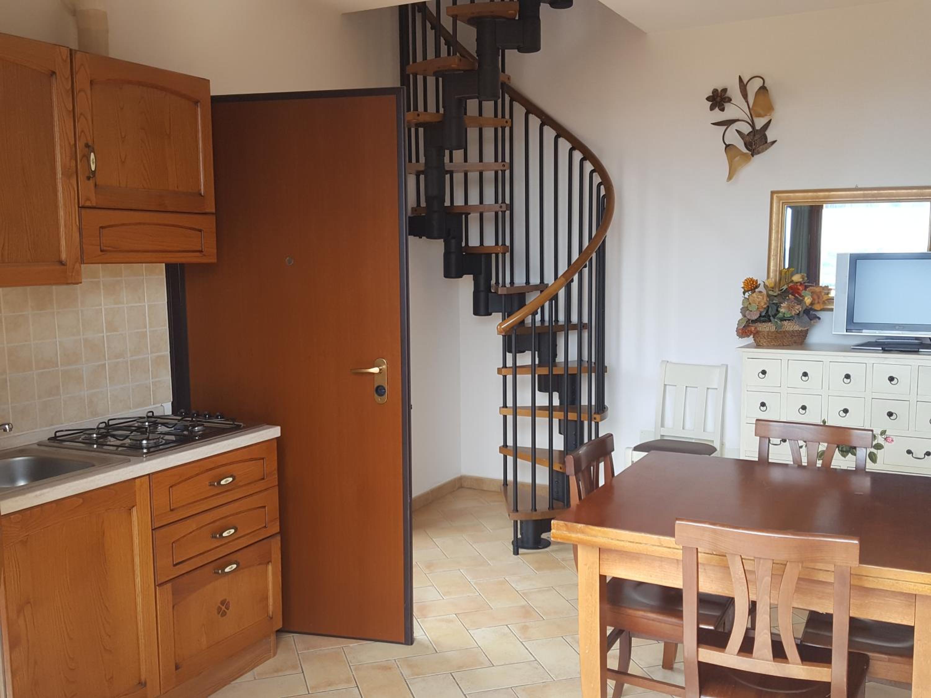 Two-Bedroom Apartment - Split Level - Photo 18