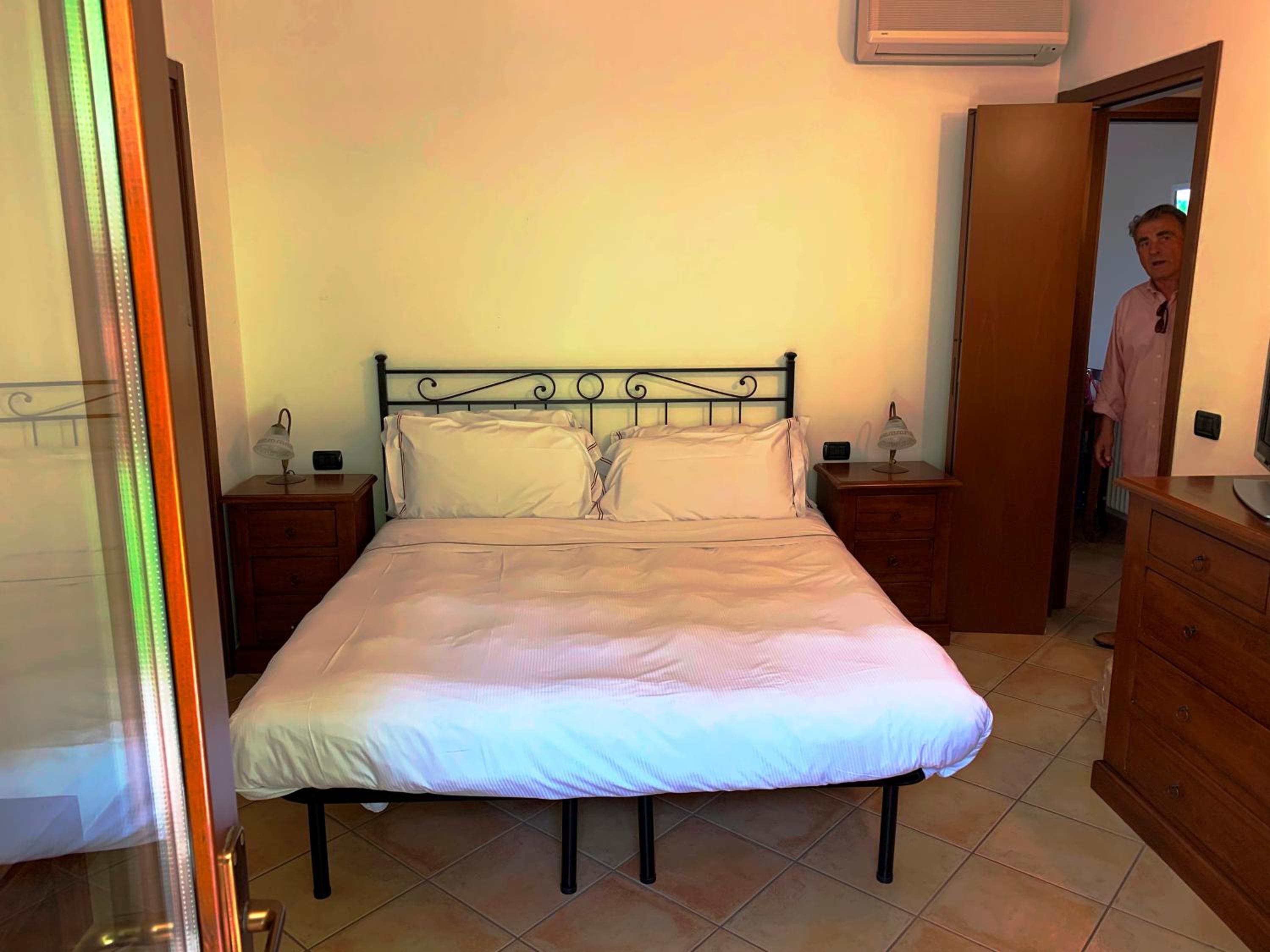 One-Bedroom Apartment - Photo 13