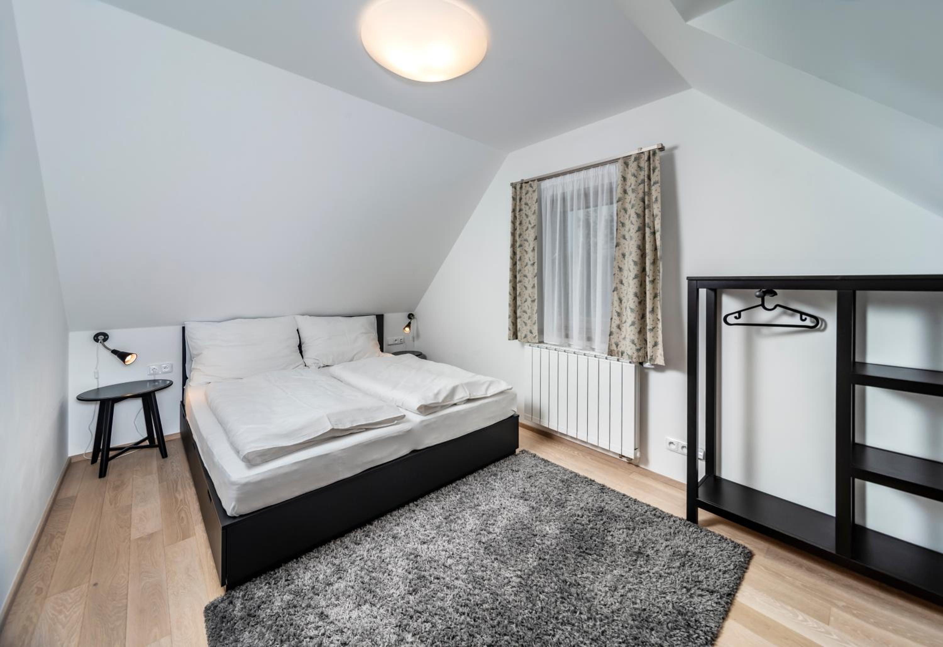 Studio Apartment - Photo 3