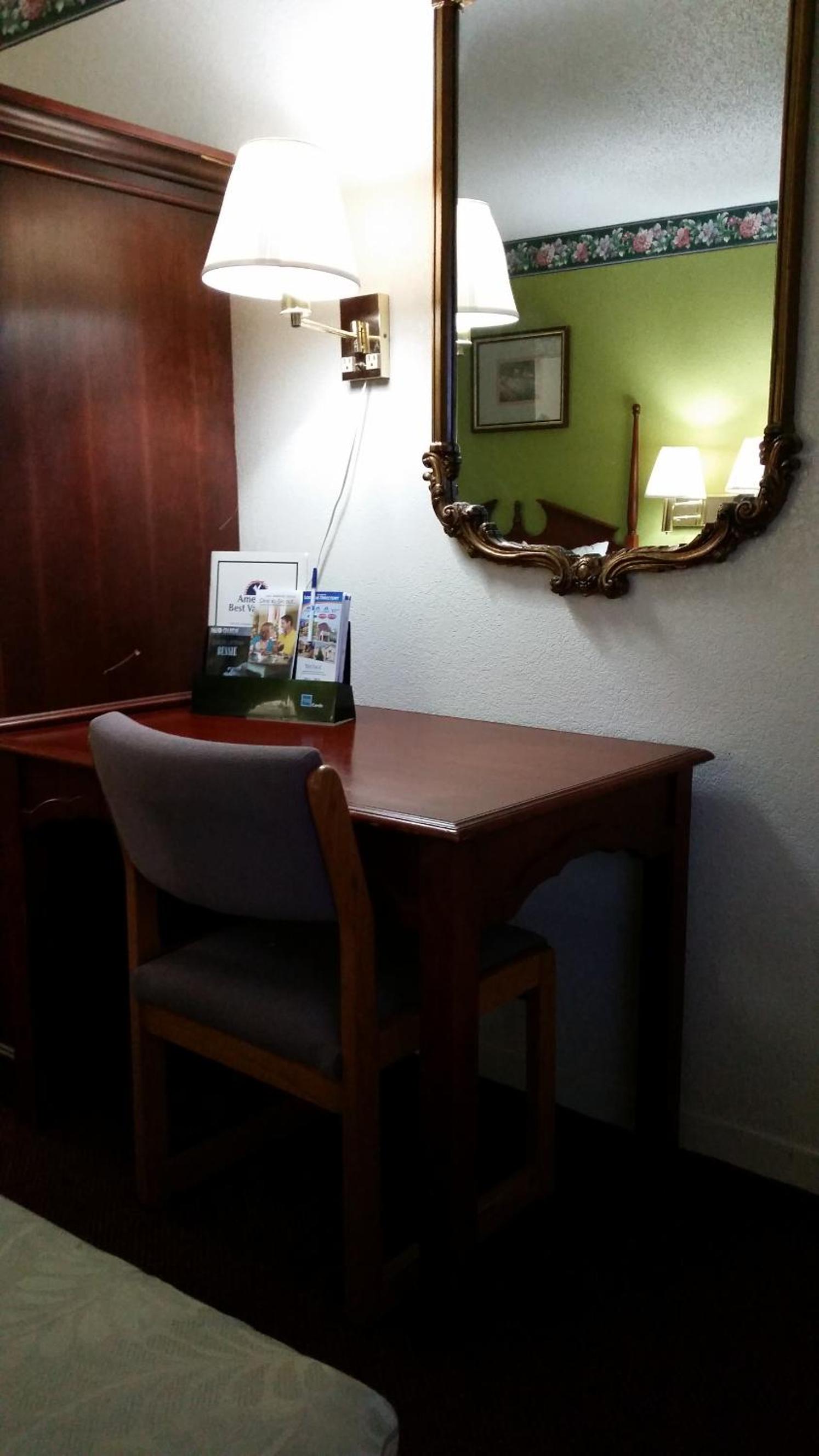Double Room with Two Double Beds - Non-Smoking - Photo 13