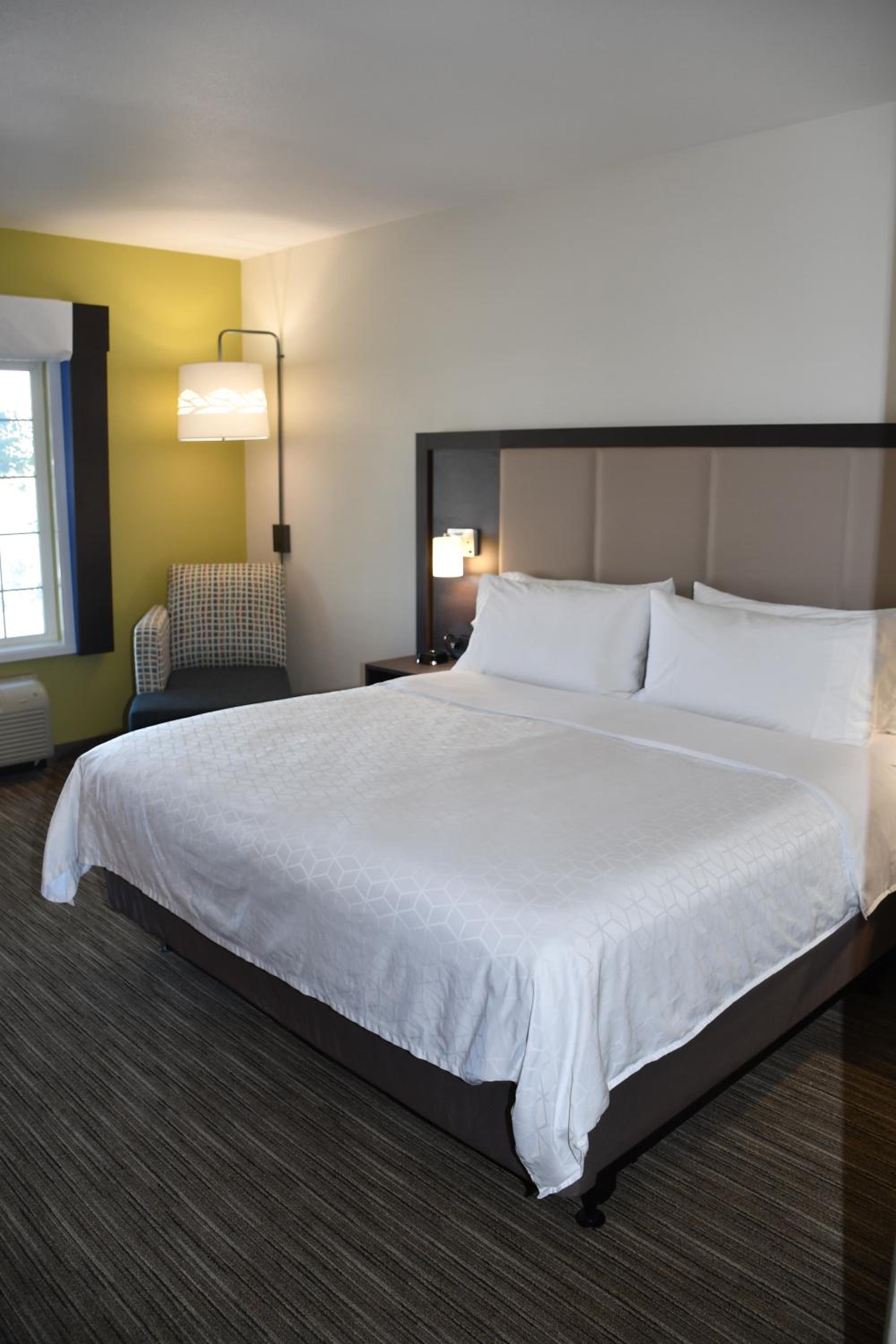 Standard King Room - Photo 1