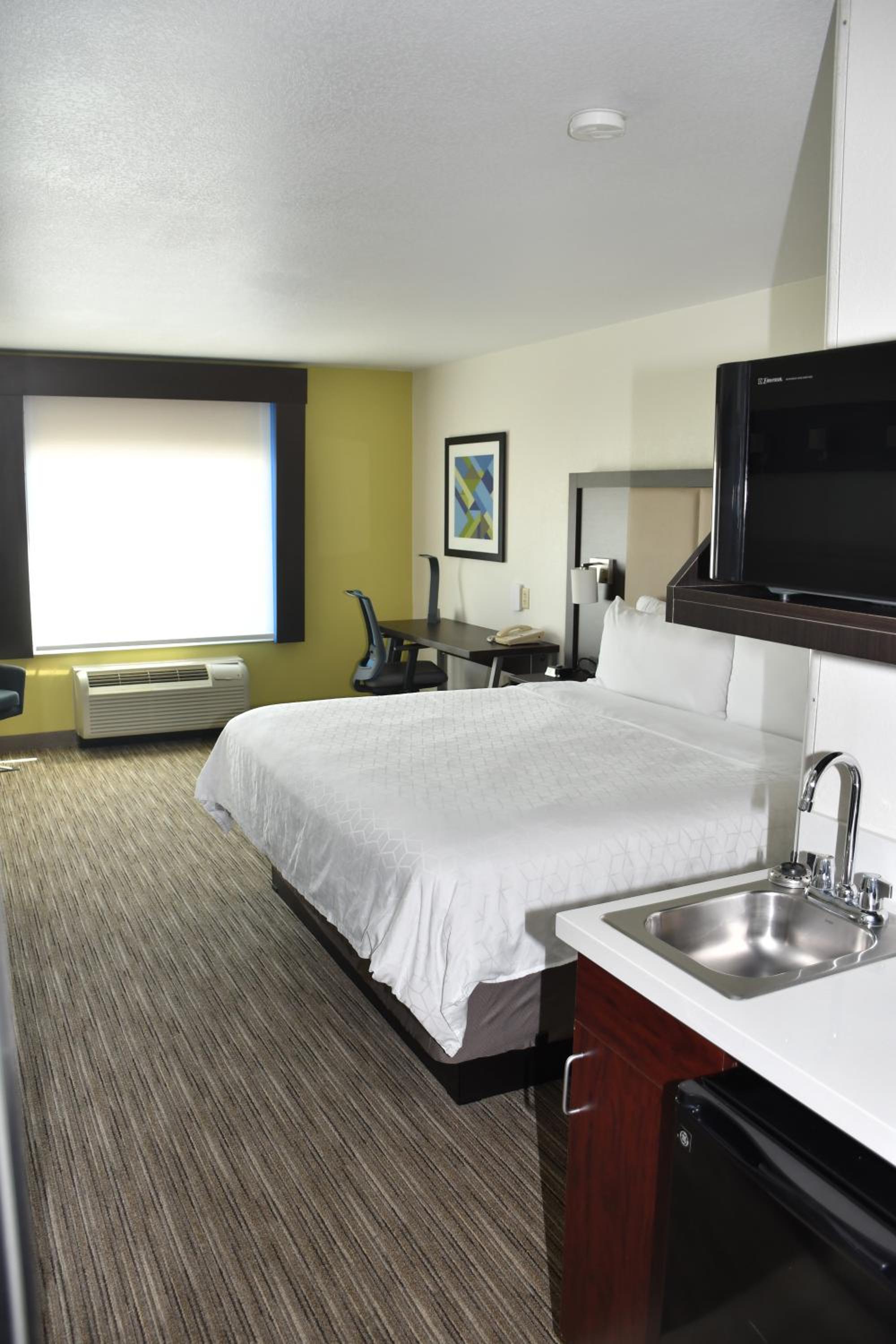 King Suite - Photo 6