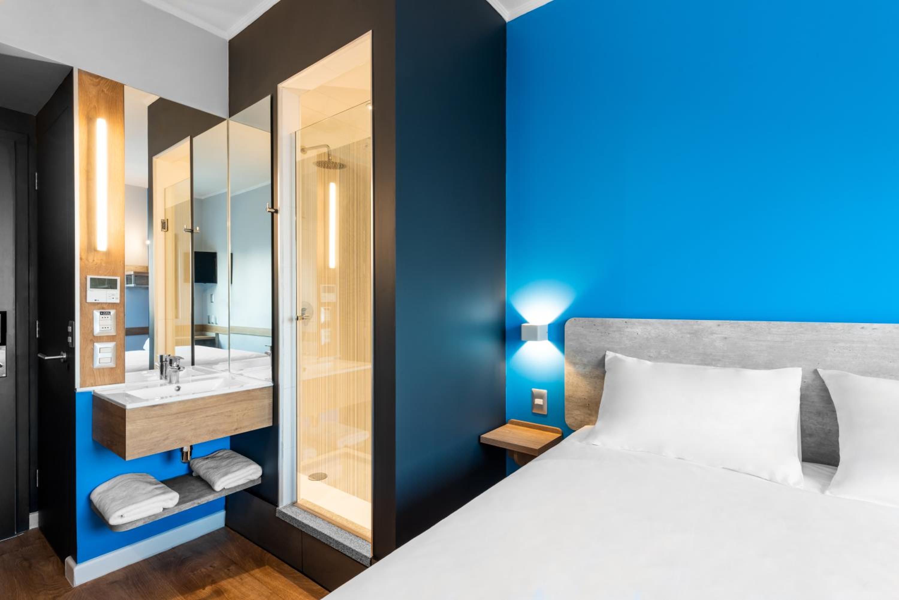 Standard Double Room - Photo 6