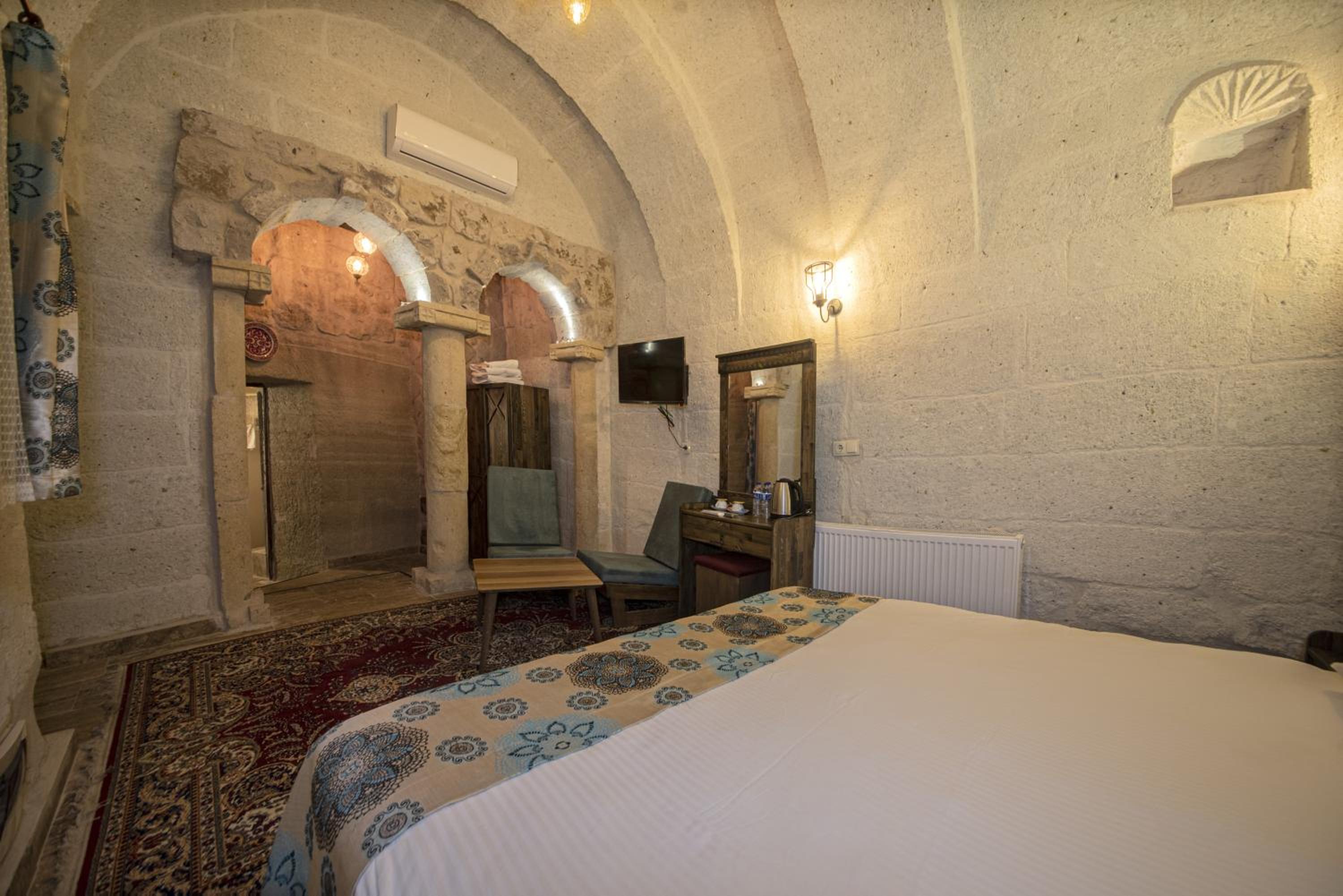 King Room with Spa Bath - Photo 16