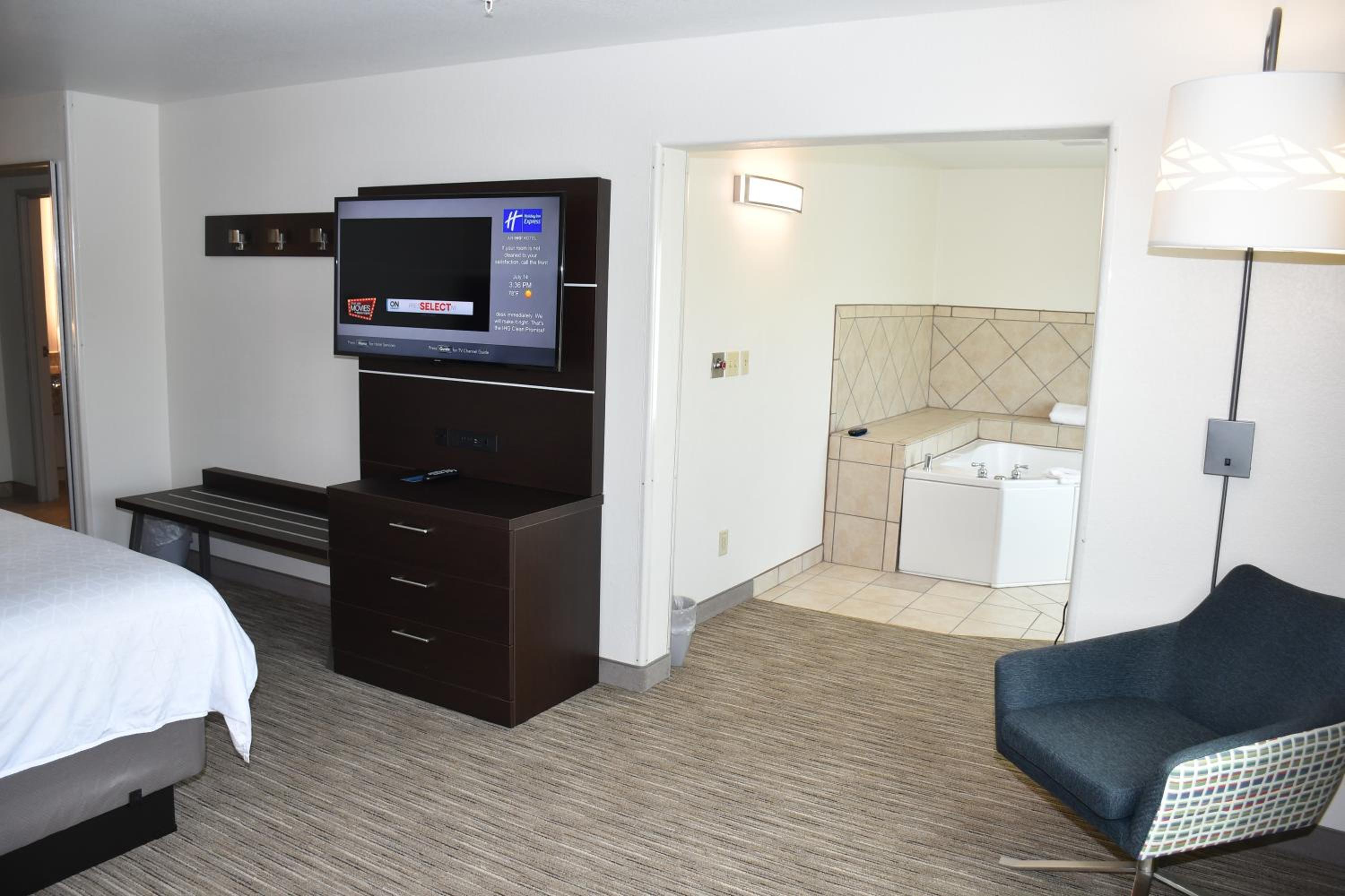 King Suite - Photo 1