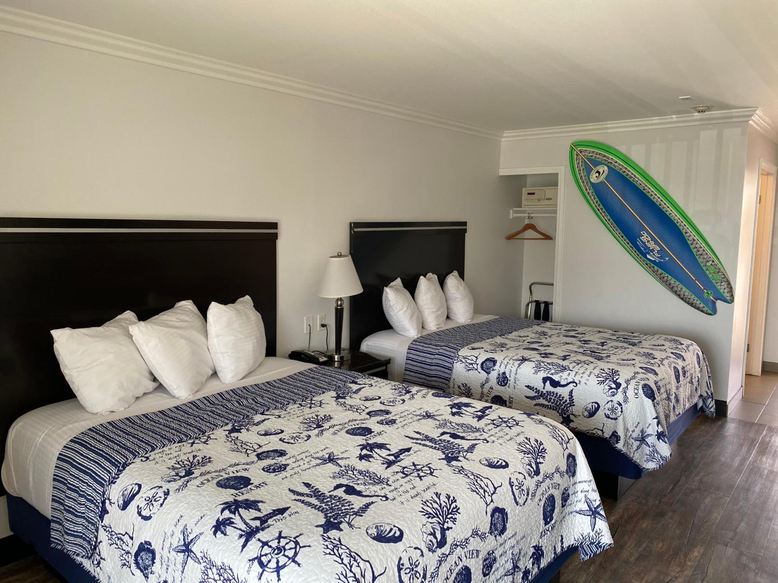 Deluxe Queen Room with Ocean View photo 2