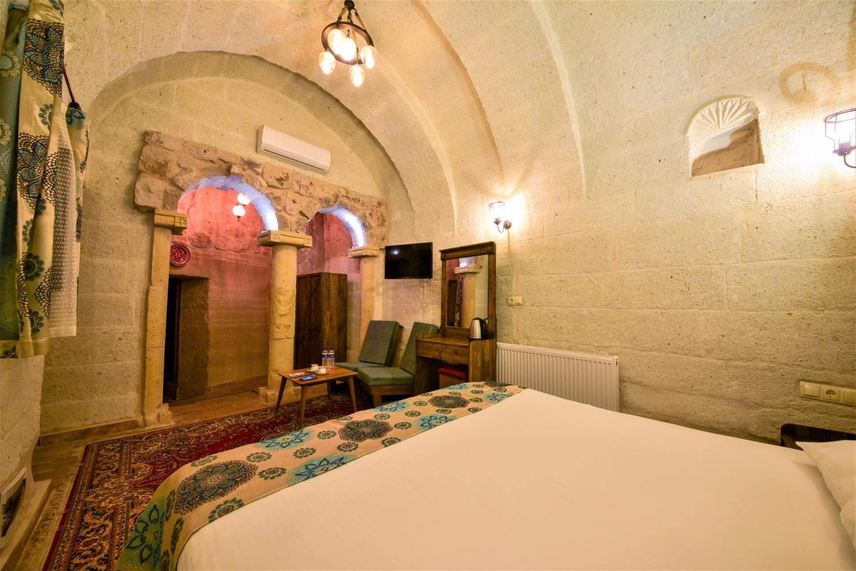 King Room with Spa Bath - Photo 9