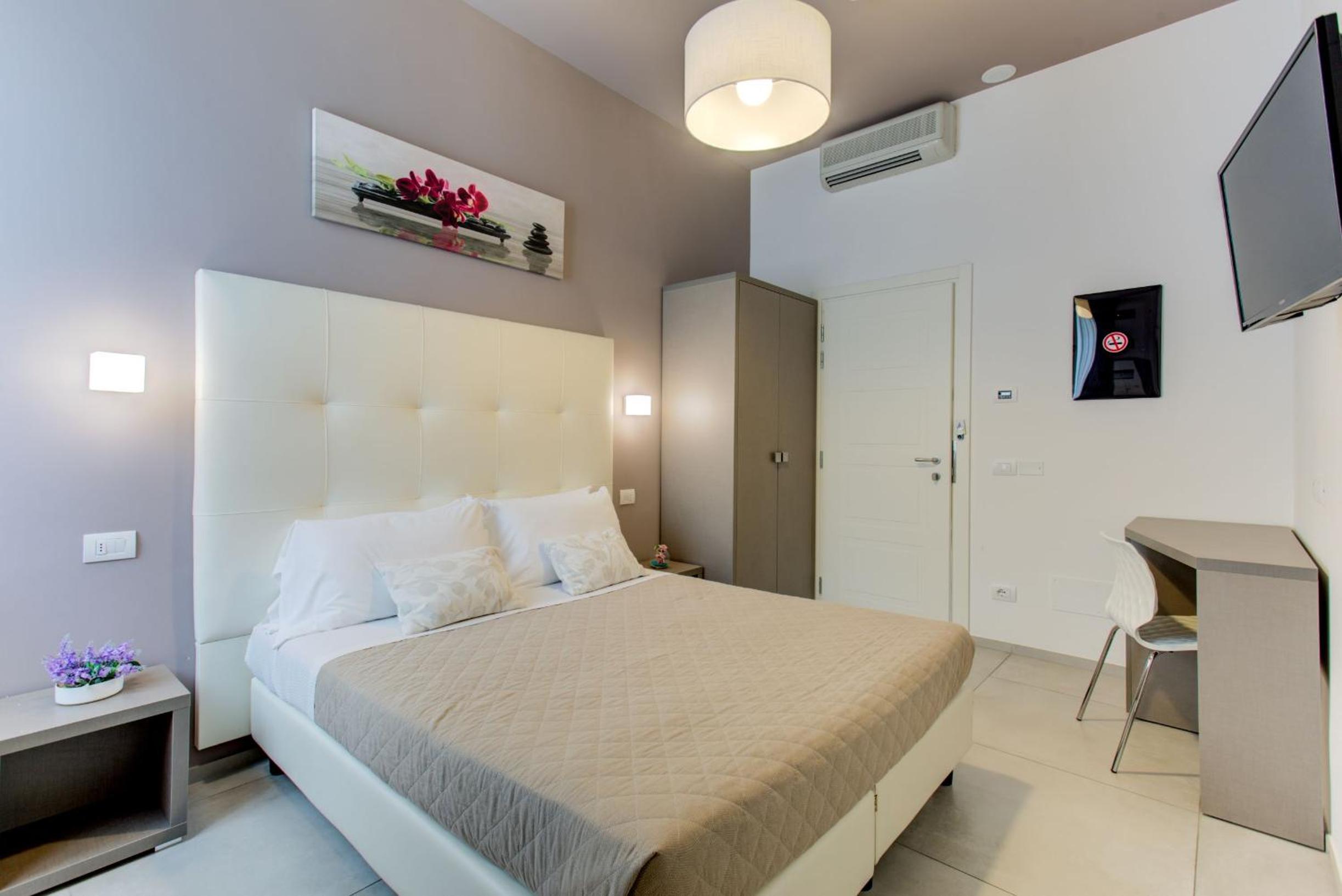 Standard Double or Twin Room photo 3