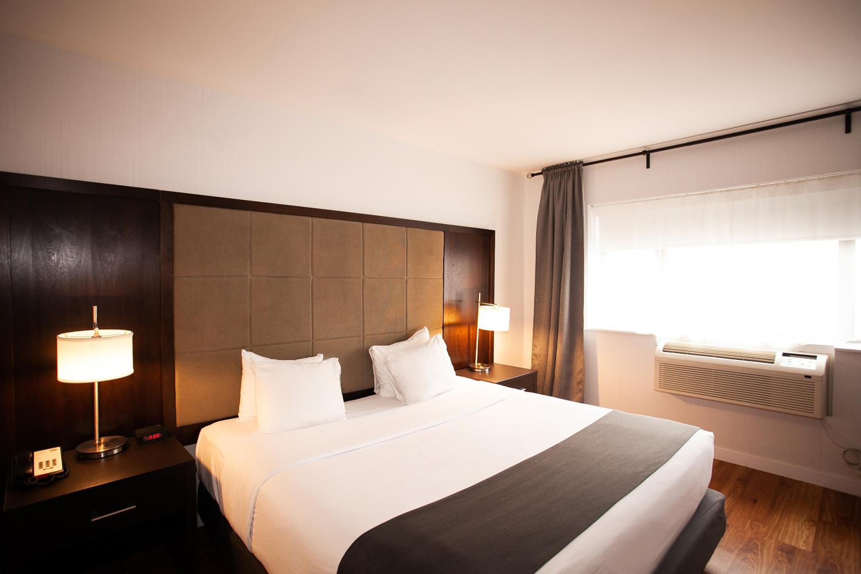 Junior Suite, 1 King Bed and 1 Sofa Bed with Kitchenette