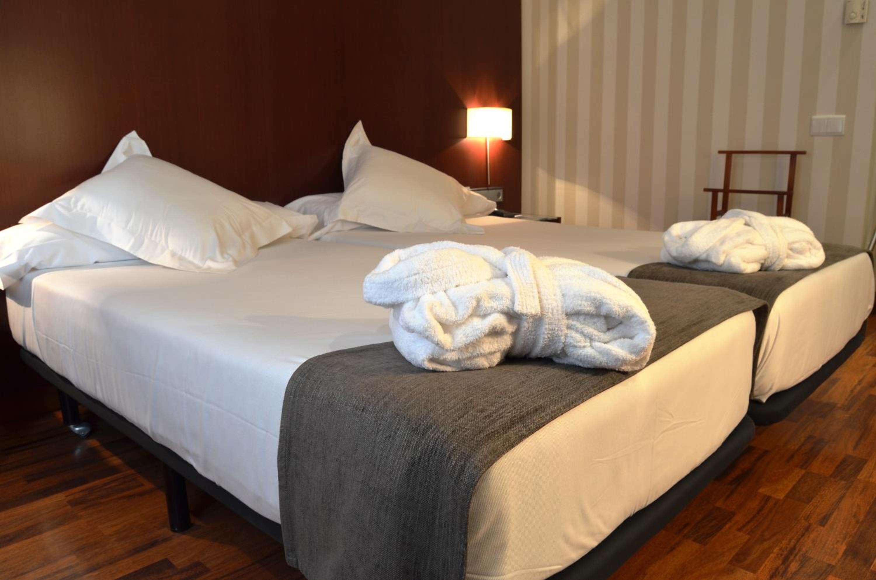 Double or Twin Room - Photo 18