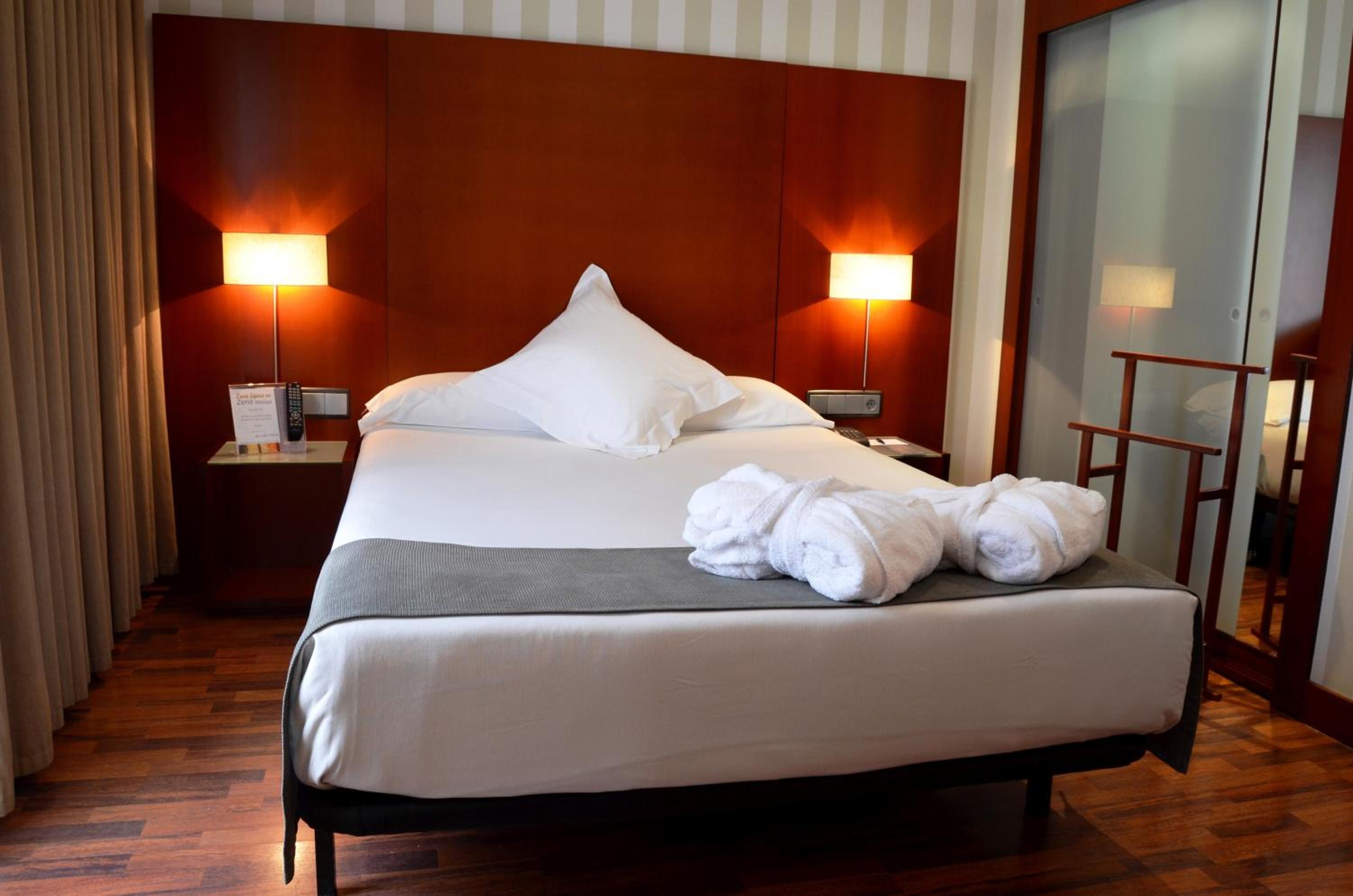 Double or Twin Room - Photo 15