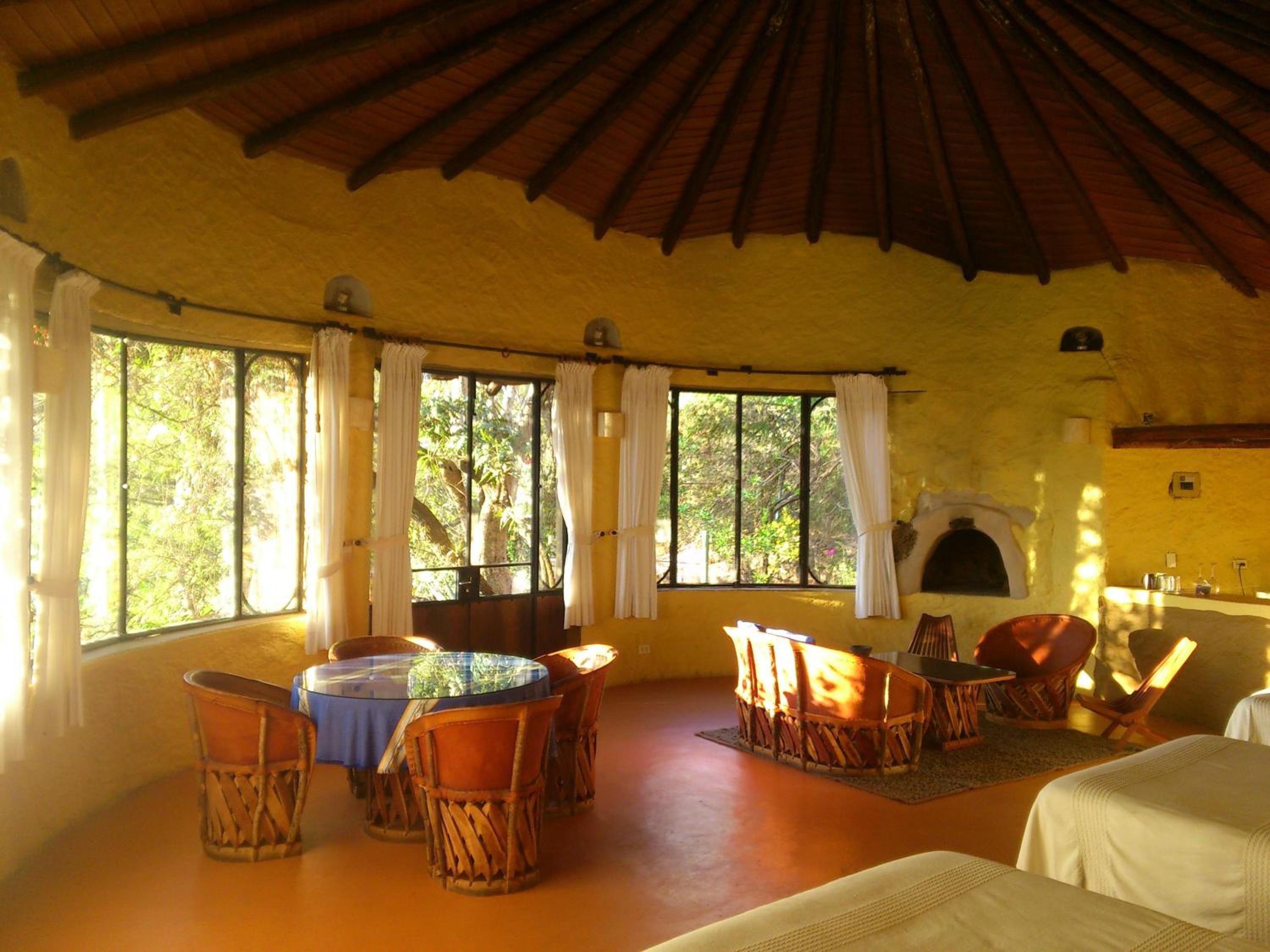 Family Suite (6 Adults)