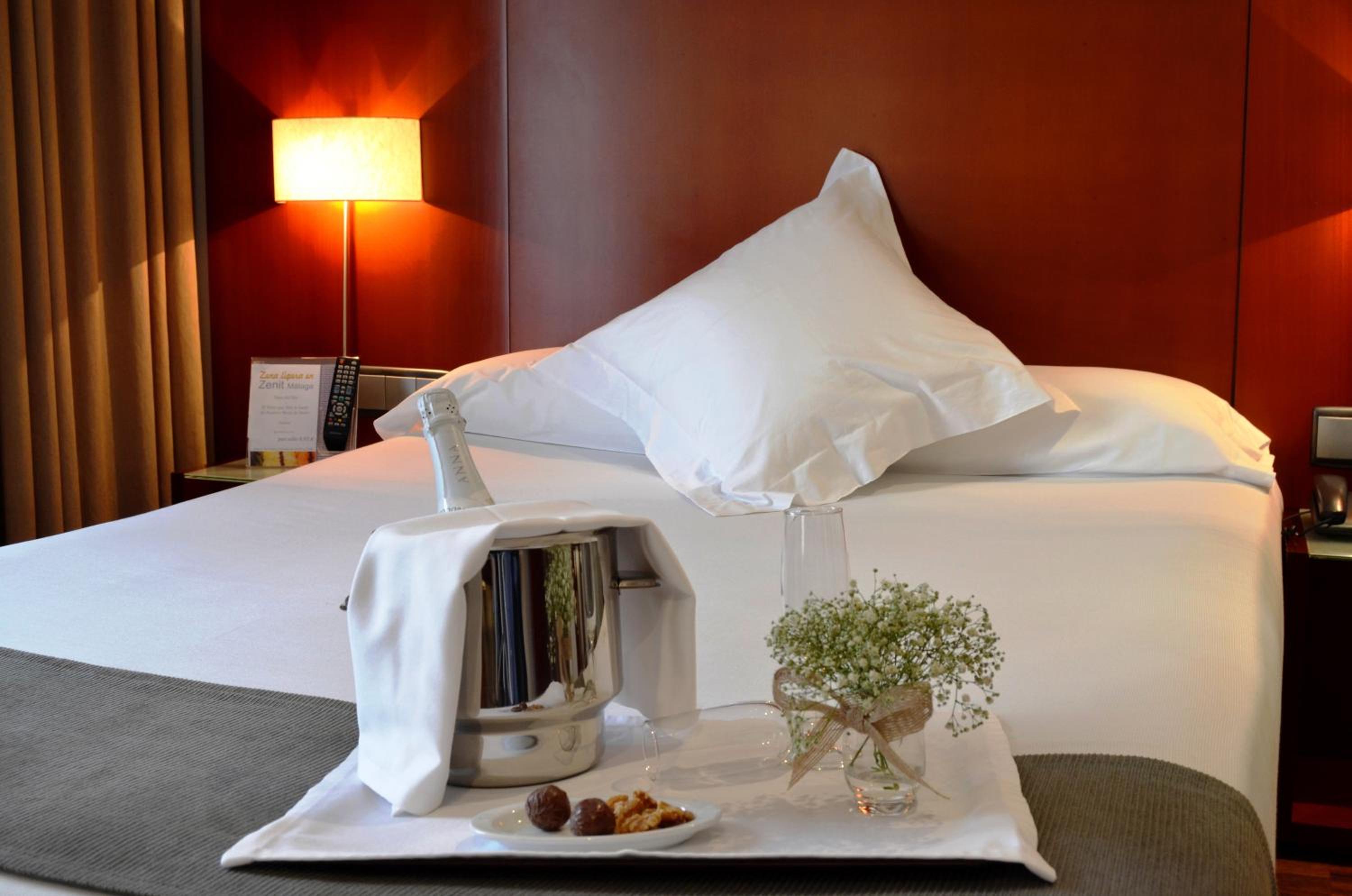 Double or Twin Room - Photo 10