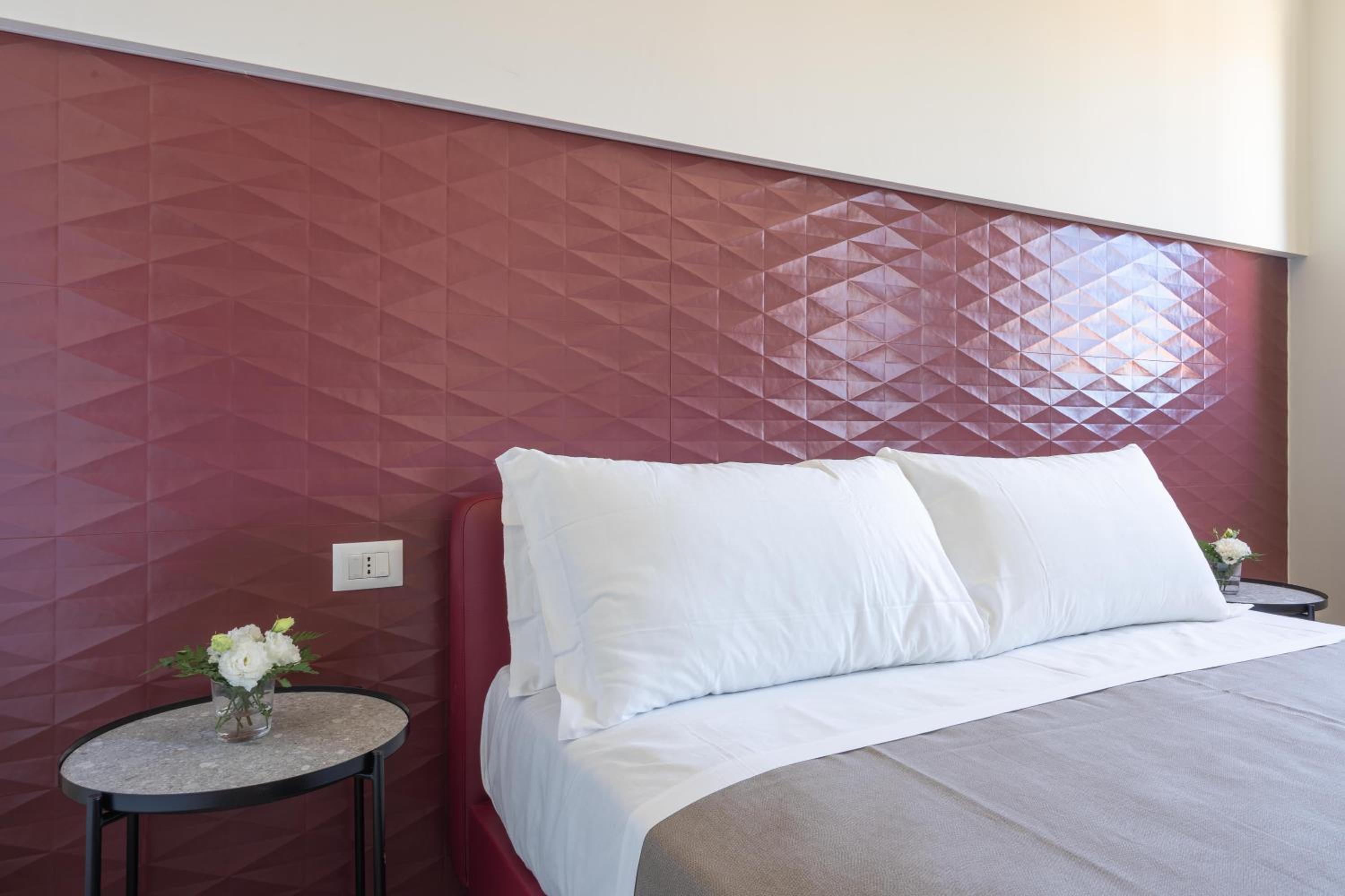 Deluxe Double Room with Balcony and Sea View - Photo 1