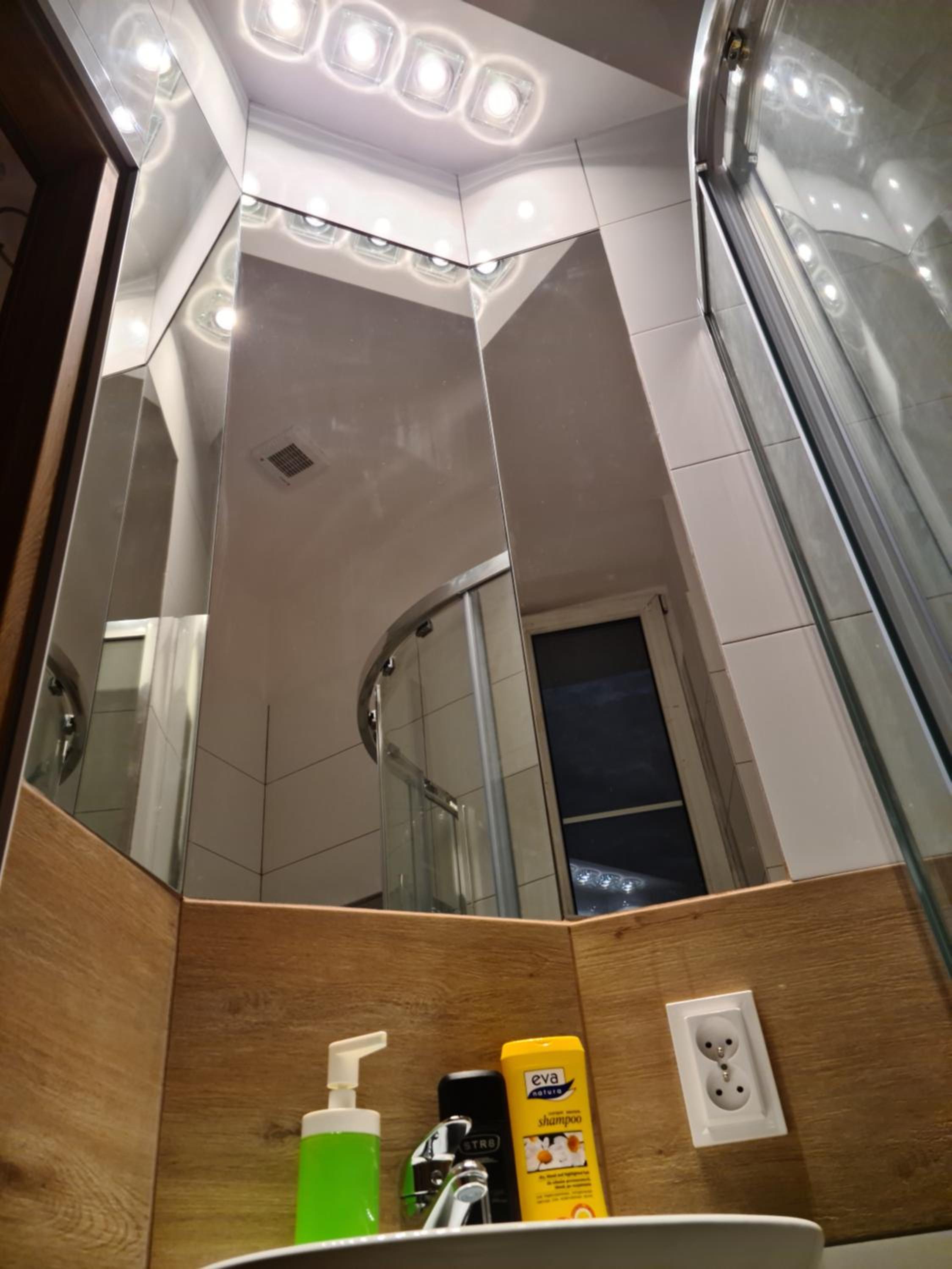 Family Room with Private Bathroom - Photo 28