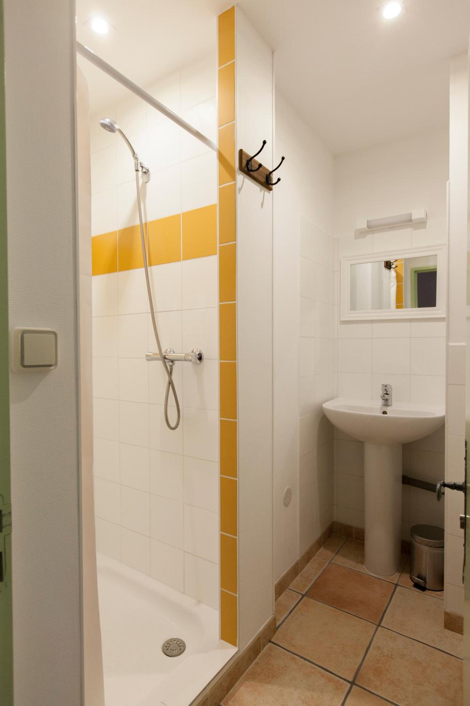 Double Room with Private External Bathroom - Photo 3