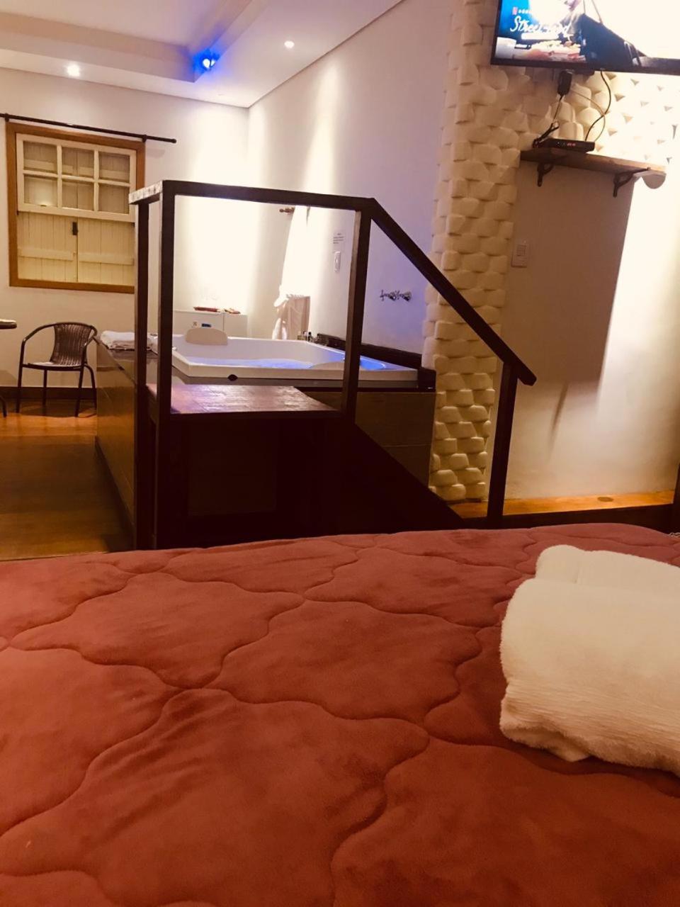 Suite With Hot Tub photo 1