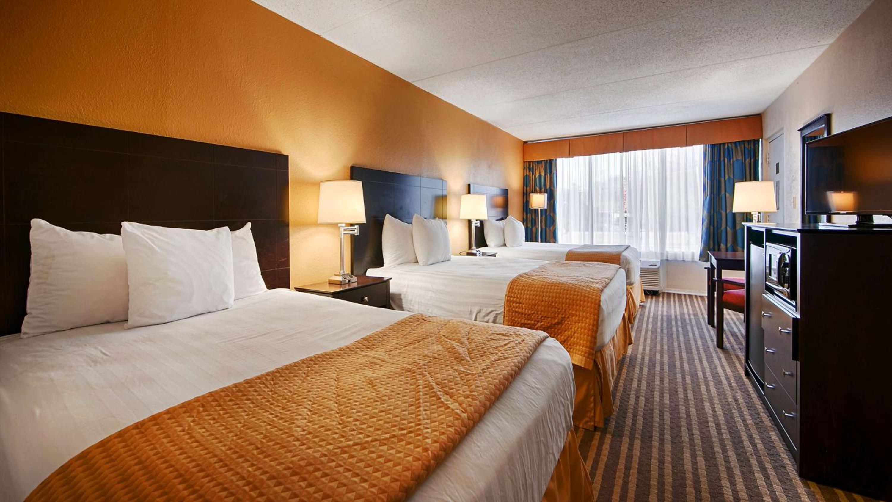 Triple Room with Three Double Beds - Non-Smoking photo 1