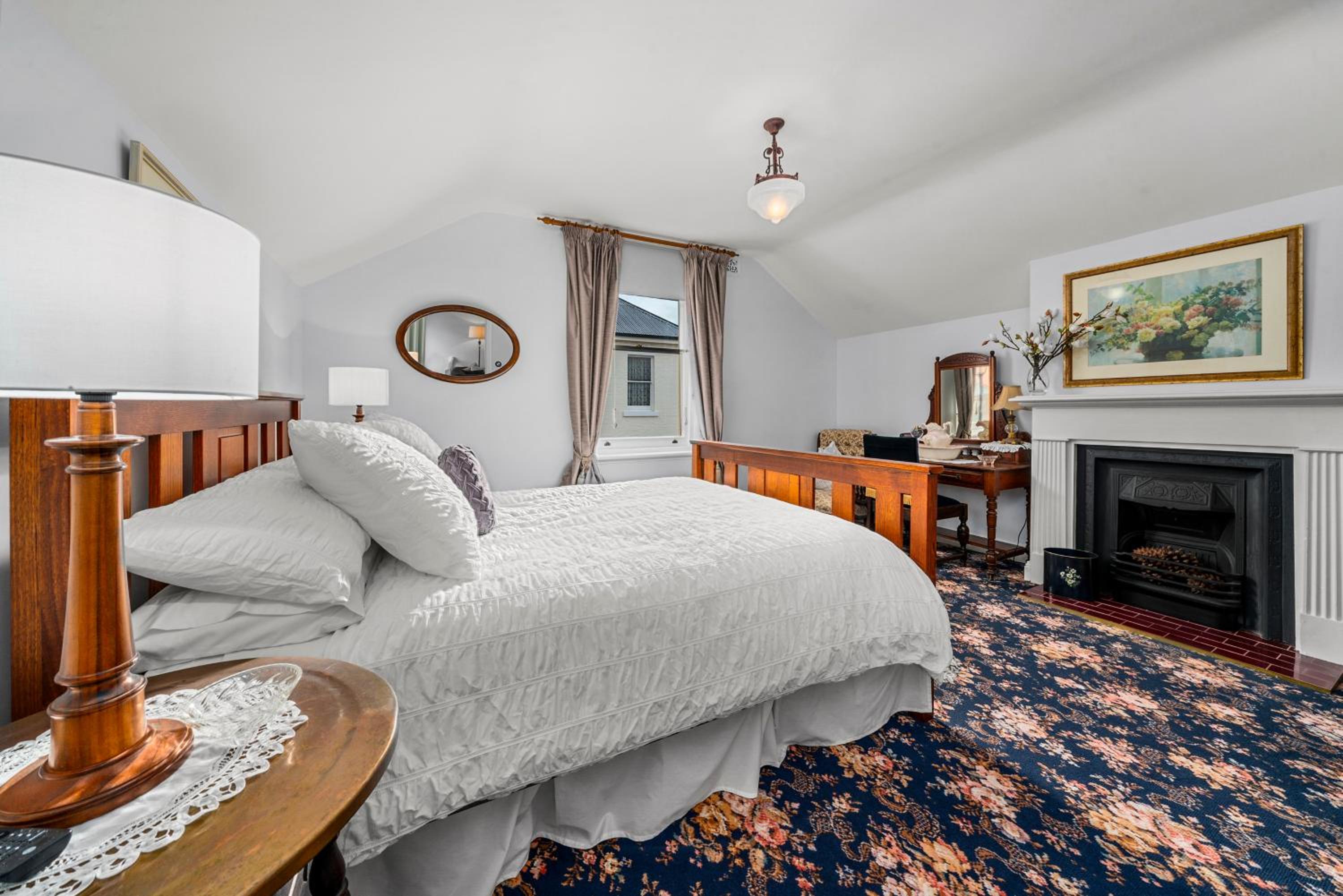 One-Bedroom Apartment - Photo 1