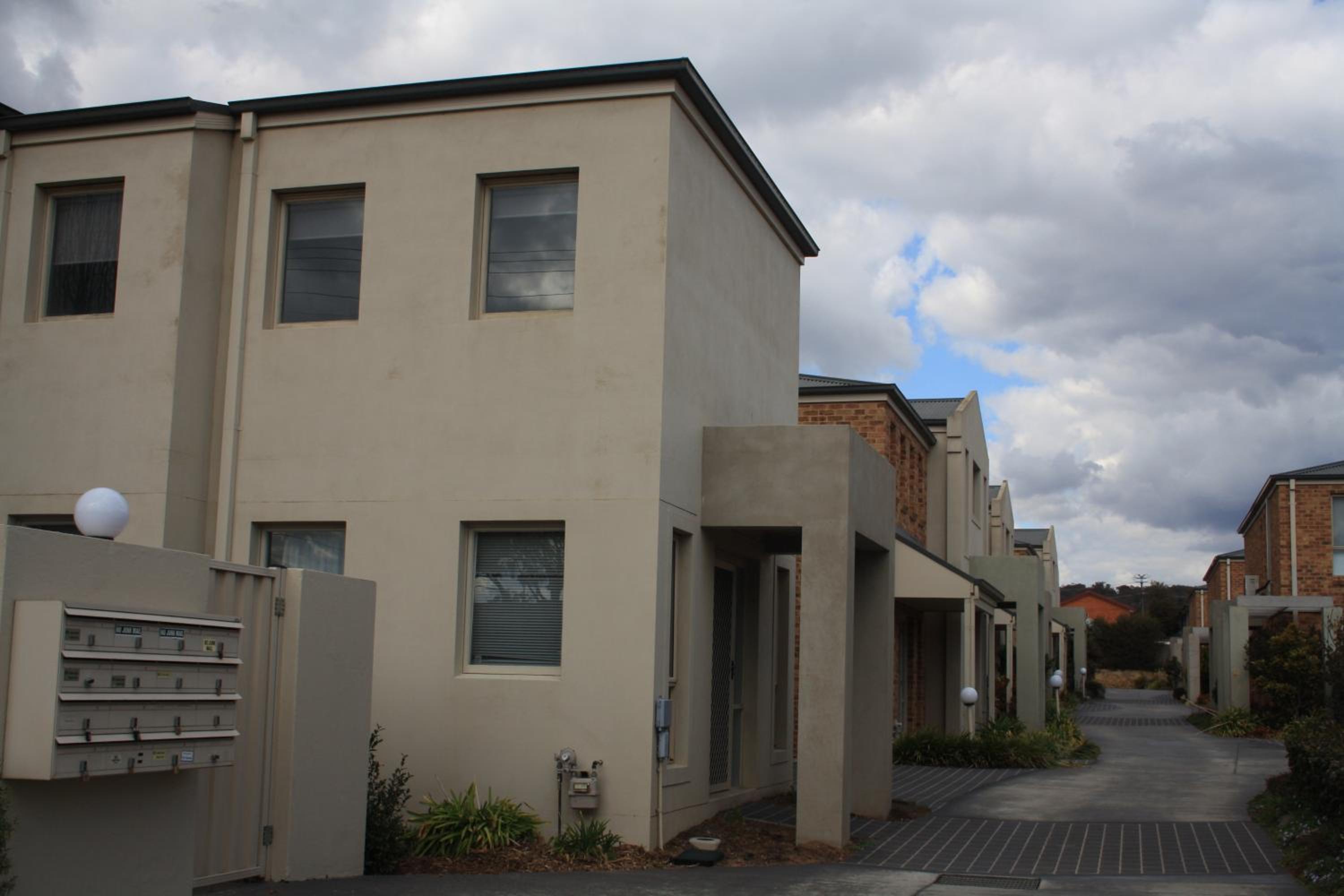 Three-Bedroom Townhouse photo 3