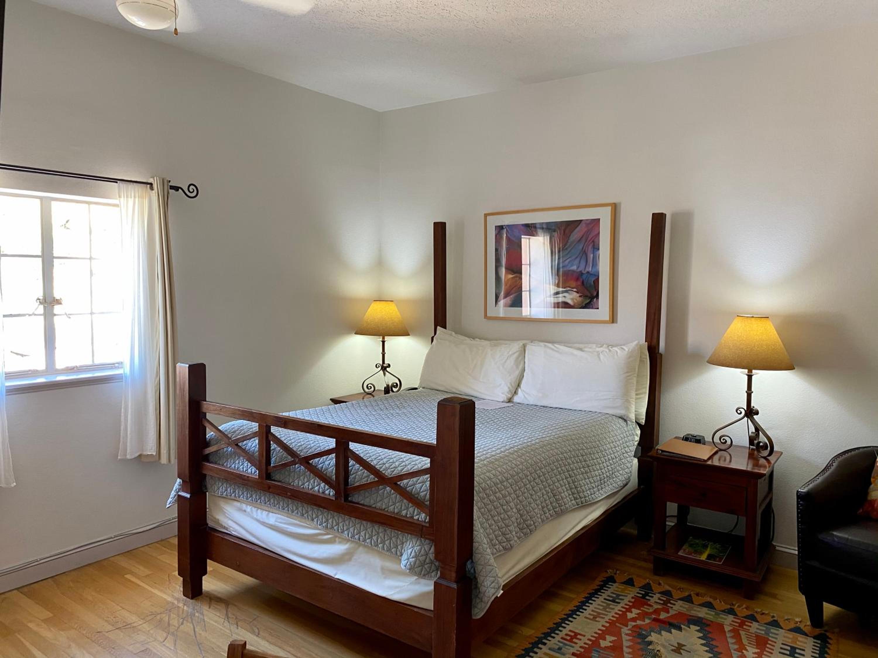 Deluxe Queen Room photo 2