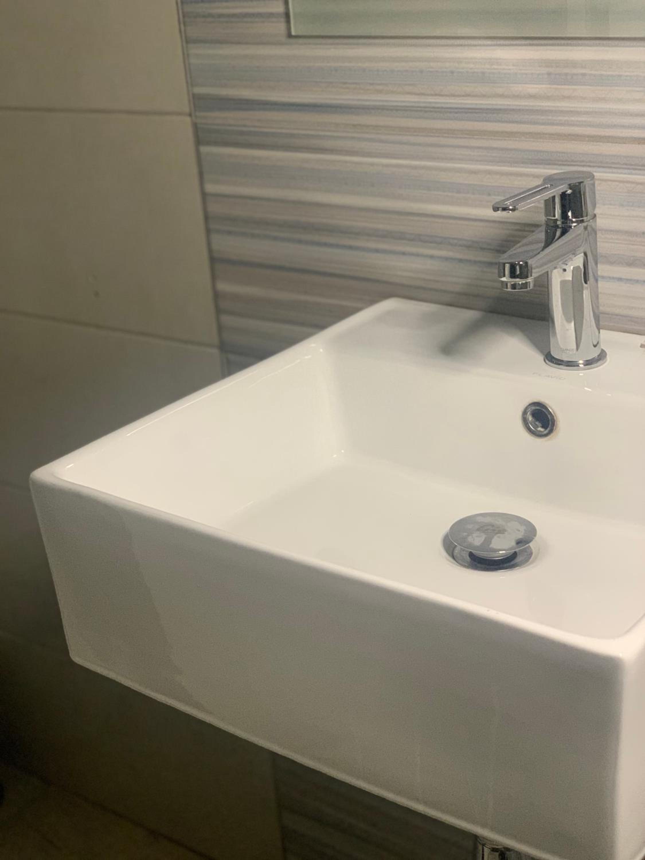 Deluxe Double or Twin Room - Photo 13