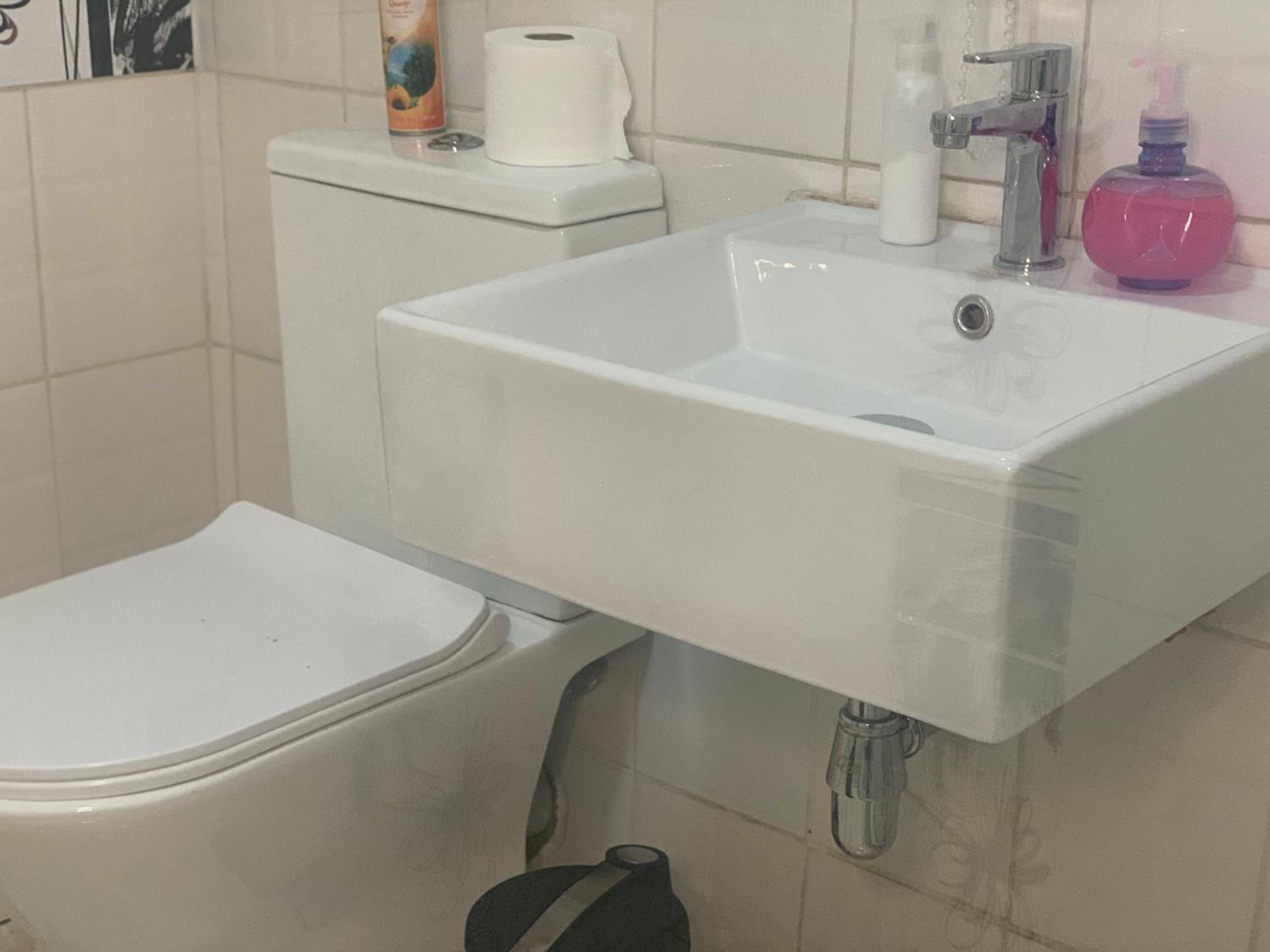 Deluxe Double Room with Shower - Photo 7