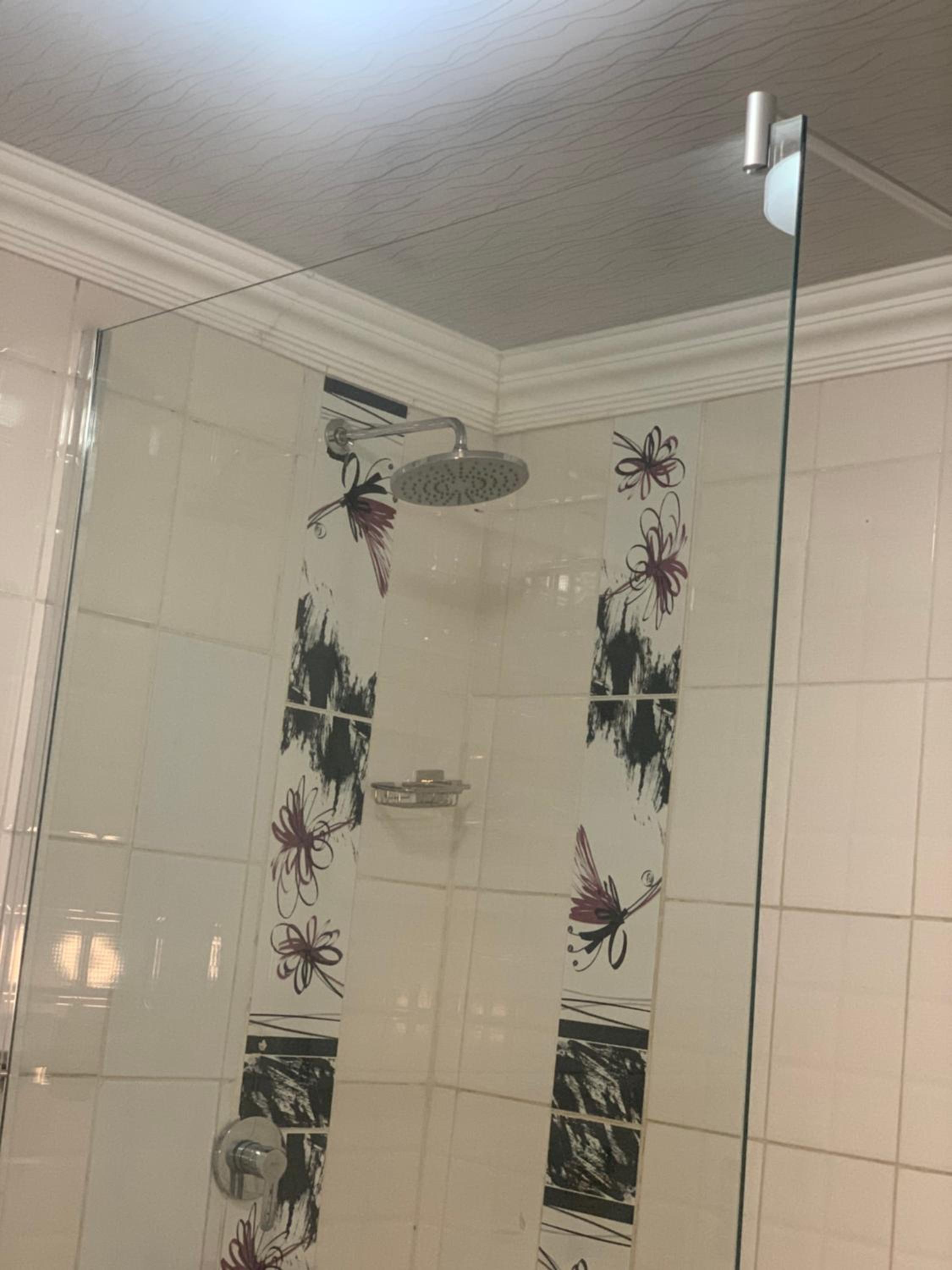 Deluxe Double Room with Shower - Photo 5