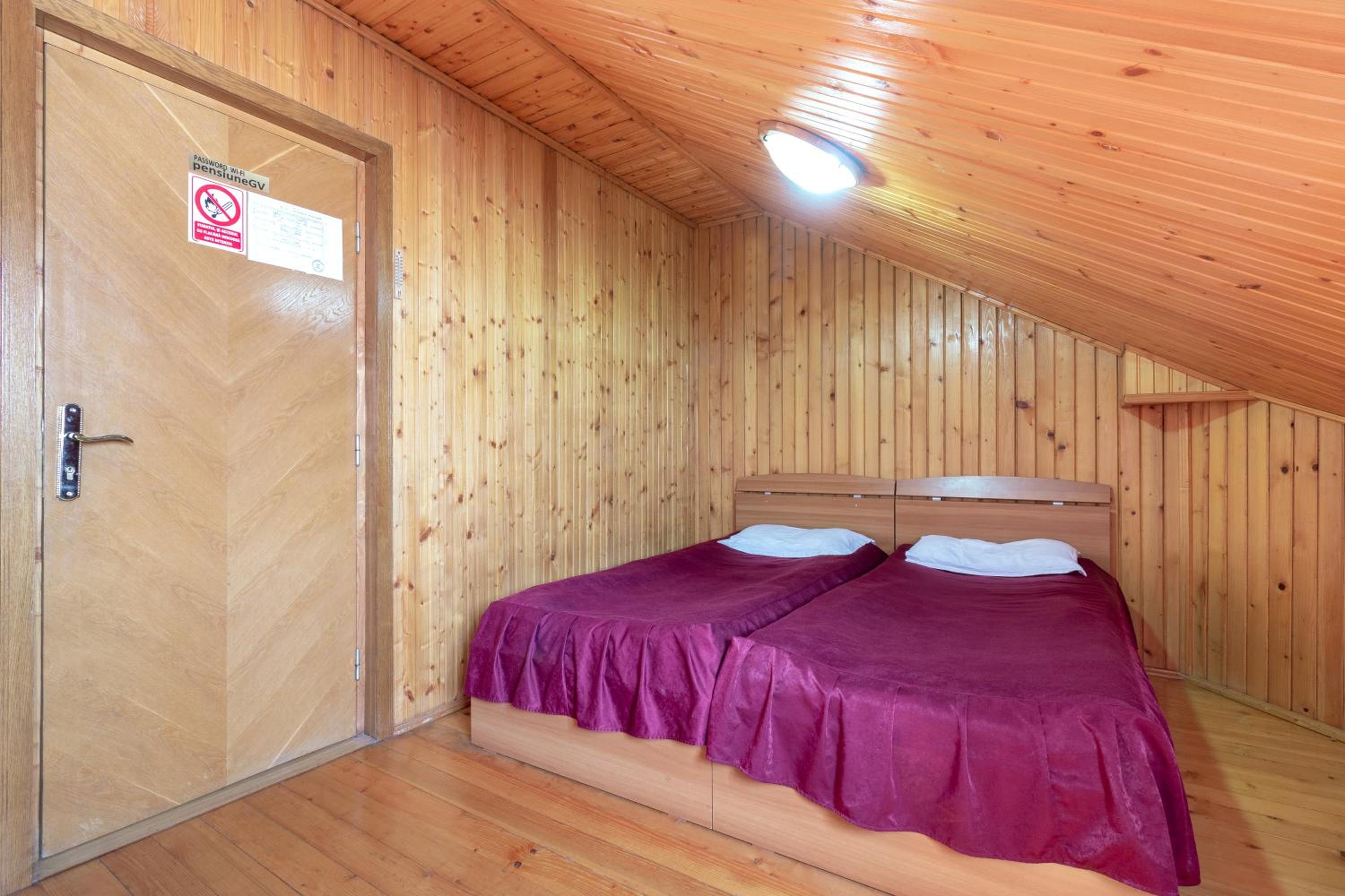 Twin Room - Photo 2