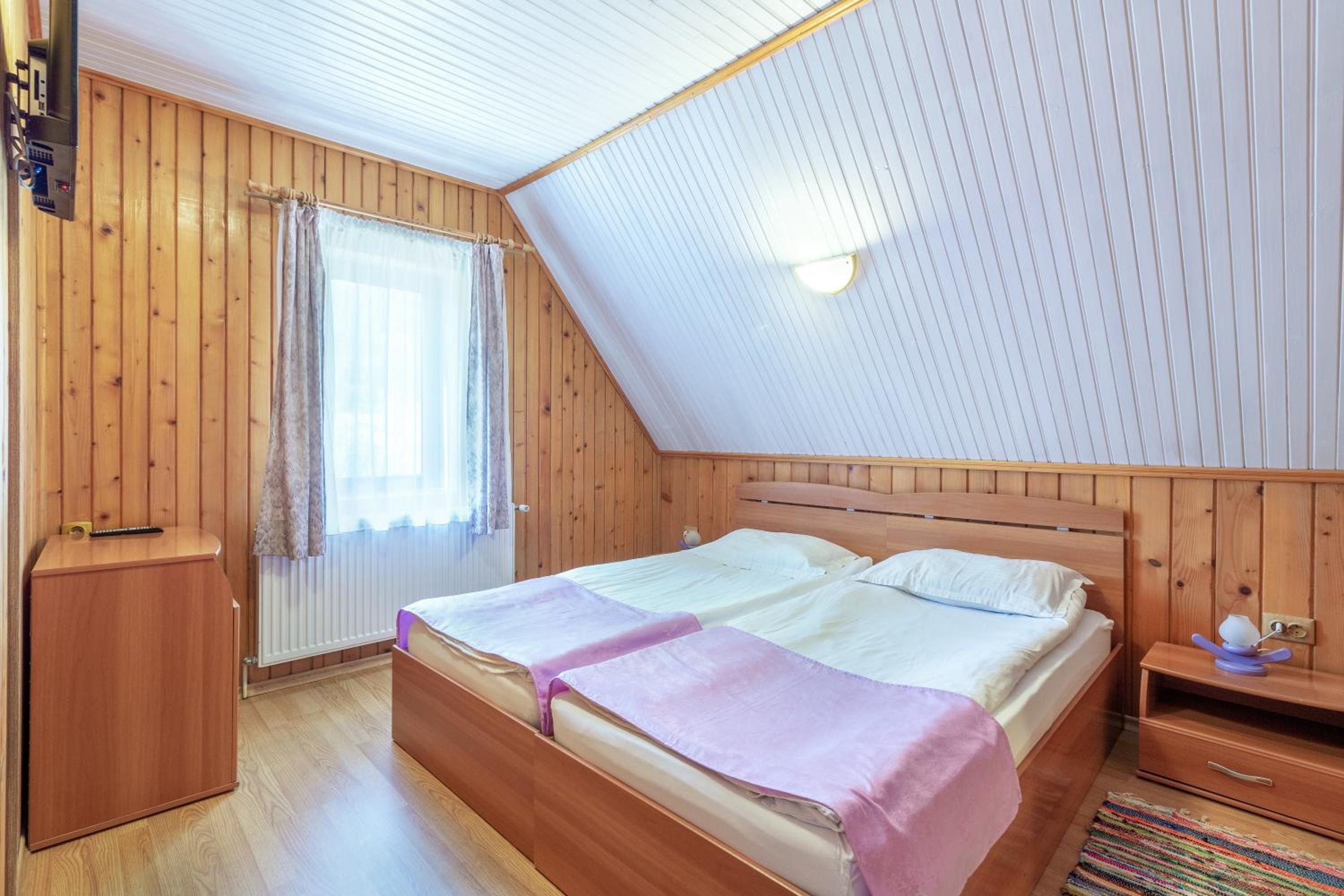 Twin Room - Photo 6