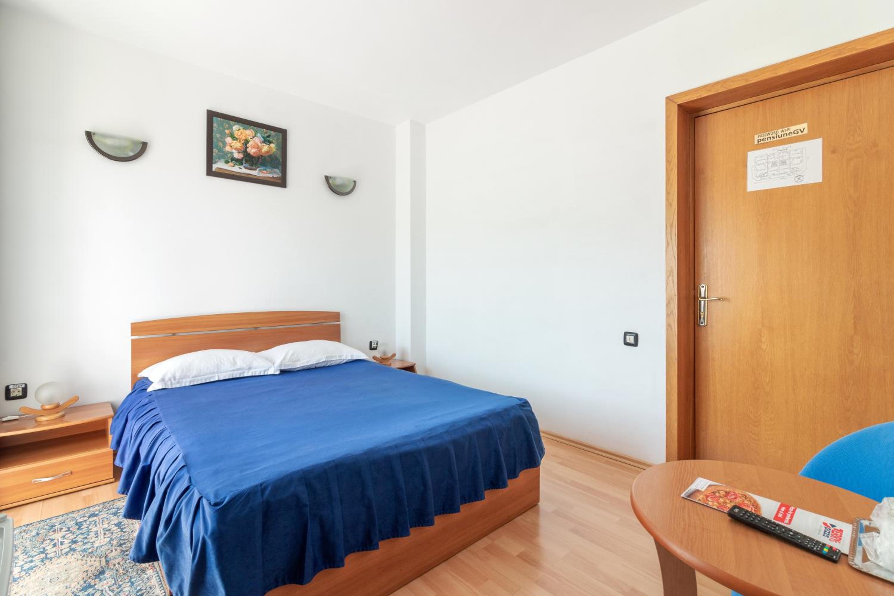 Double Room - Photo 2