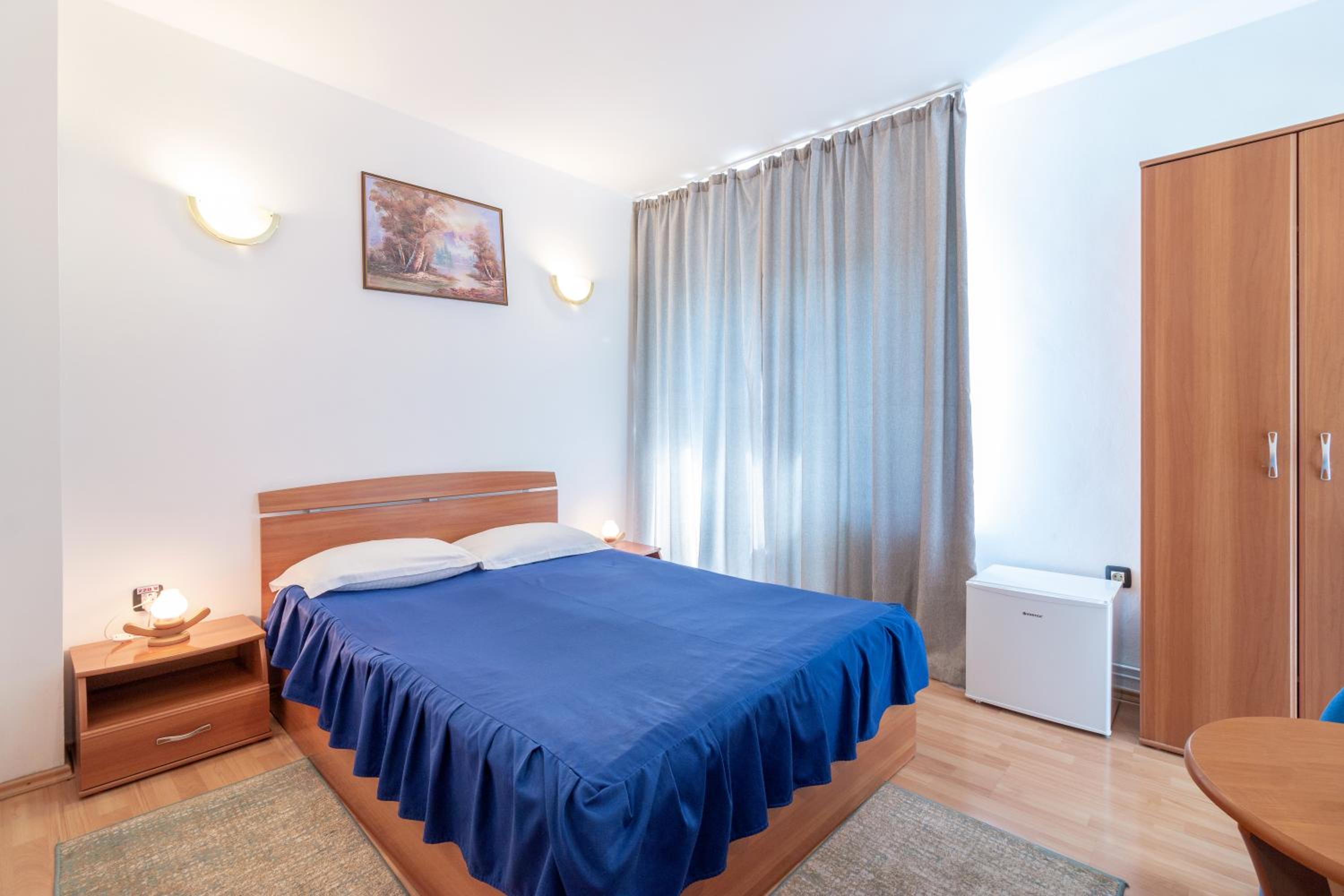Double Room - Photo 5