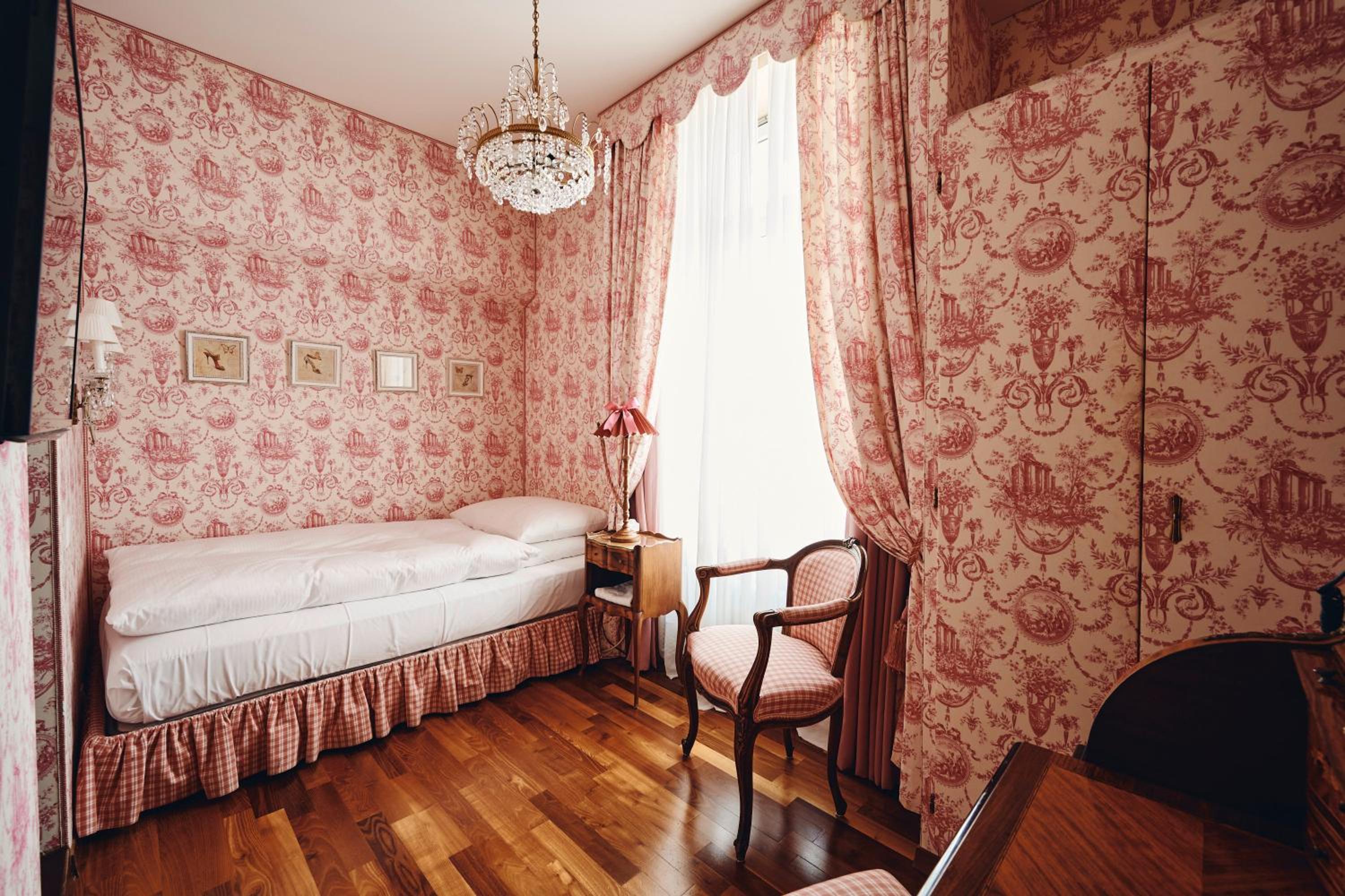Single Room - Photo 5