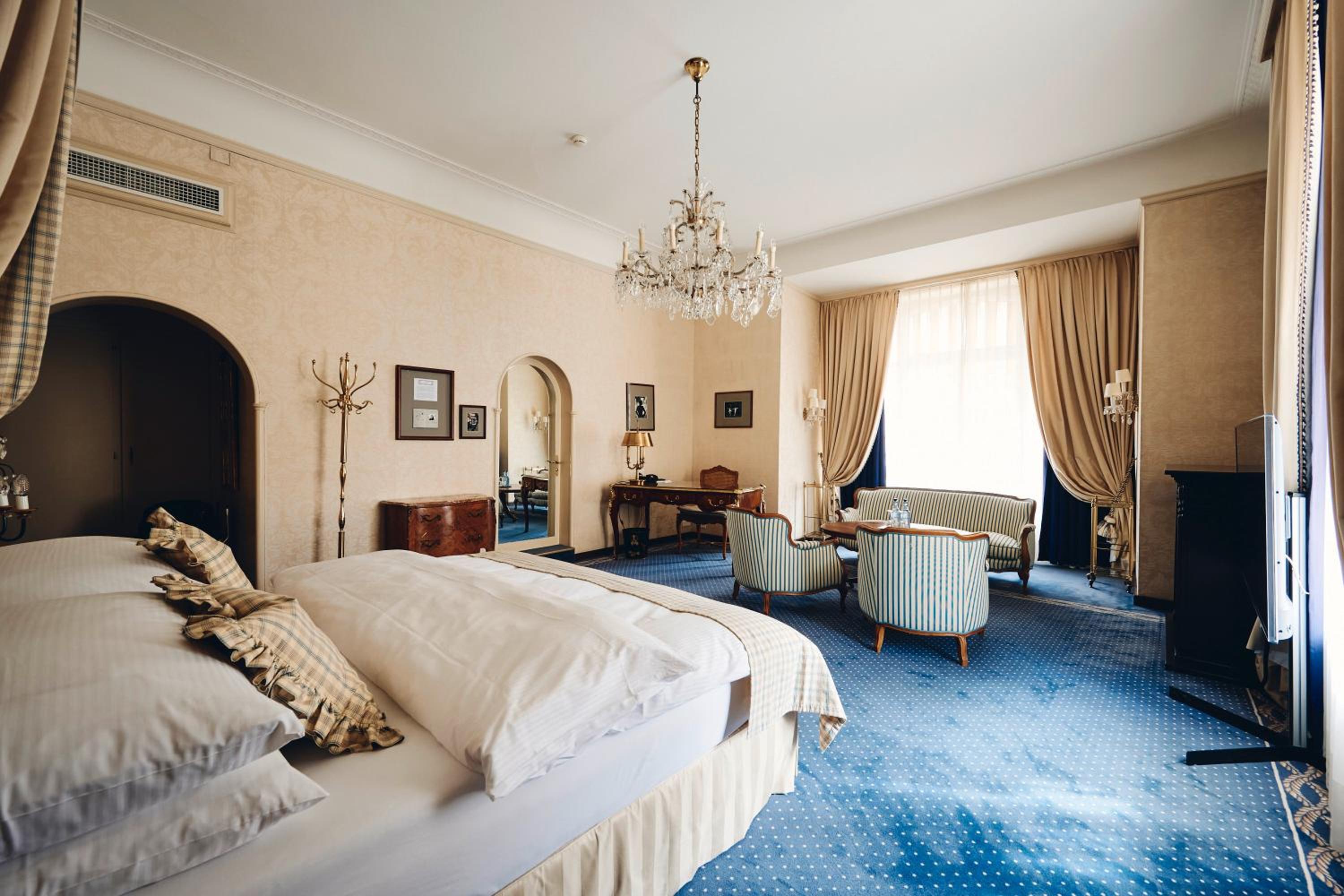 Suite - Photo 5