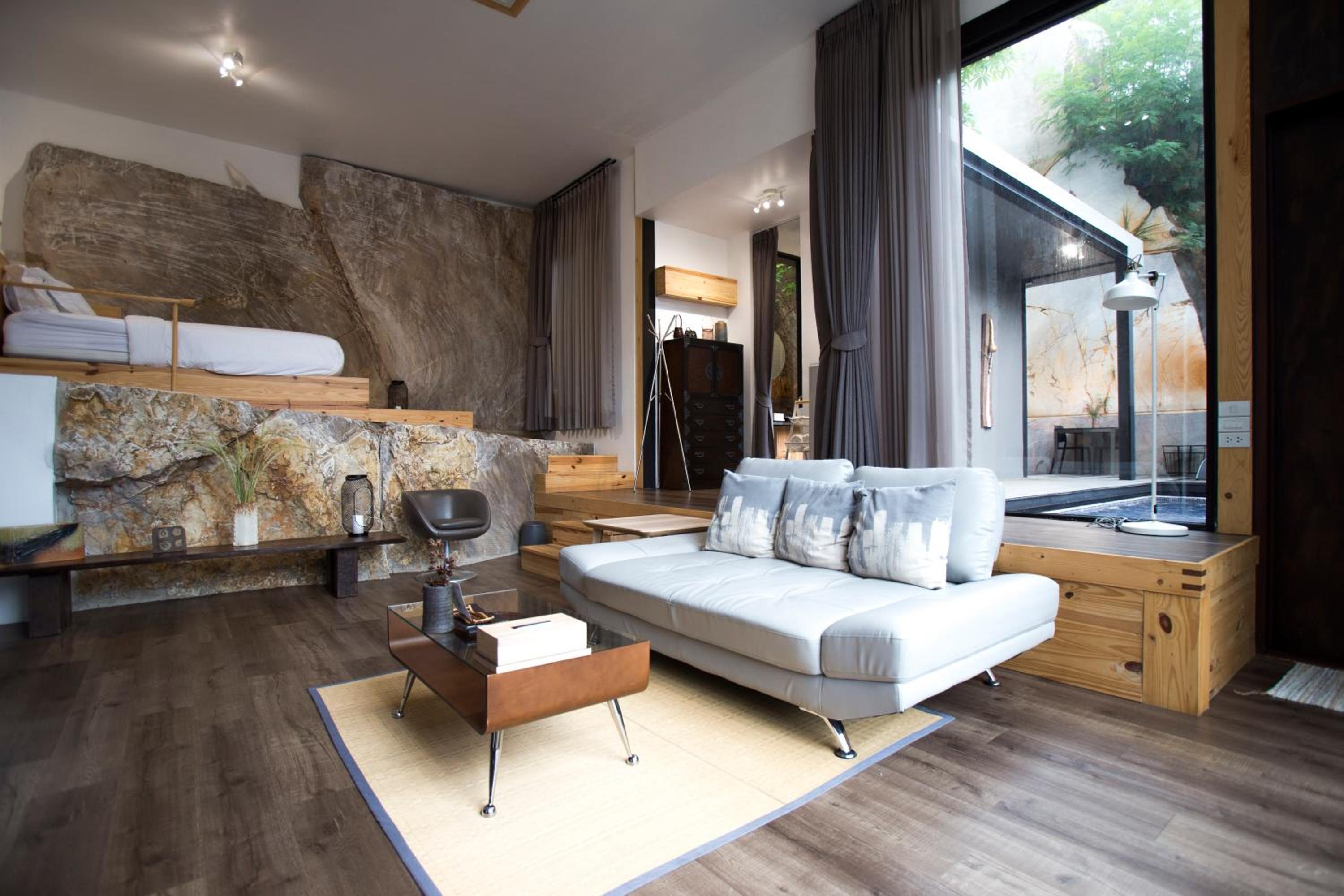 Villa with Private Pool - Photo 1