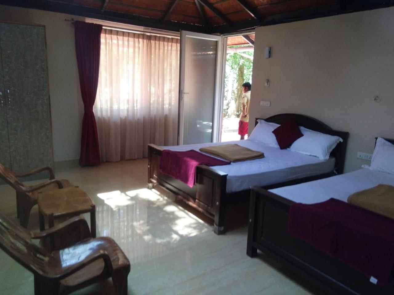 Standard Queen Room photo 3
