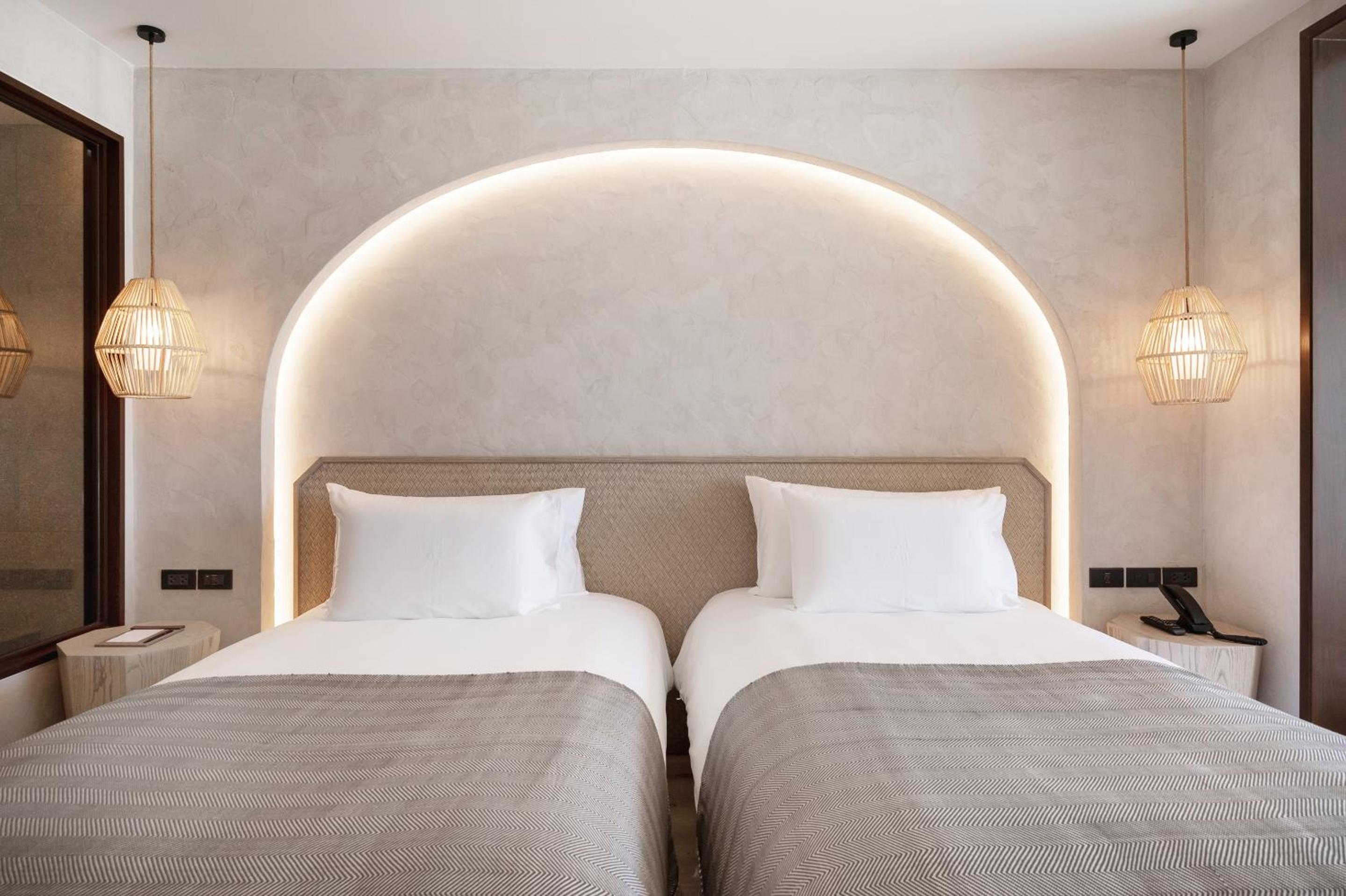 Deluxe Twin Room - Photo 2