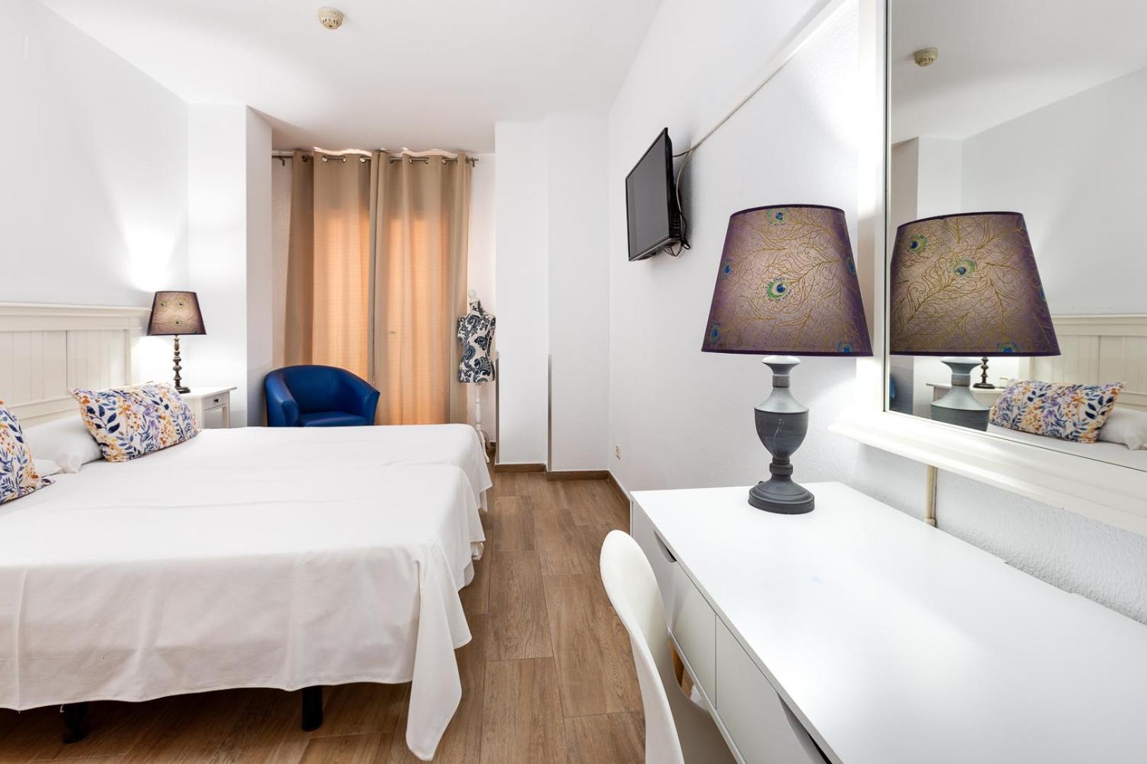 Double or Twin Room with City View - Photo 20