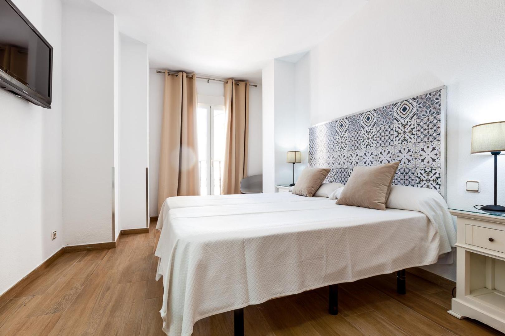 Double or Twin Room with City View - Photo 24