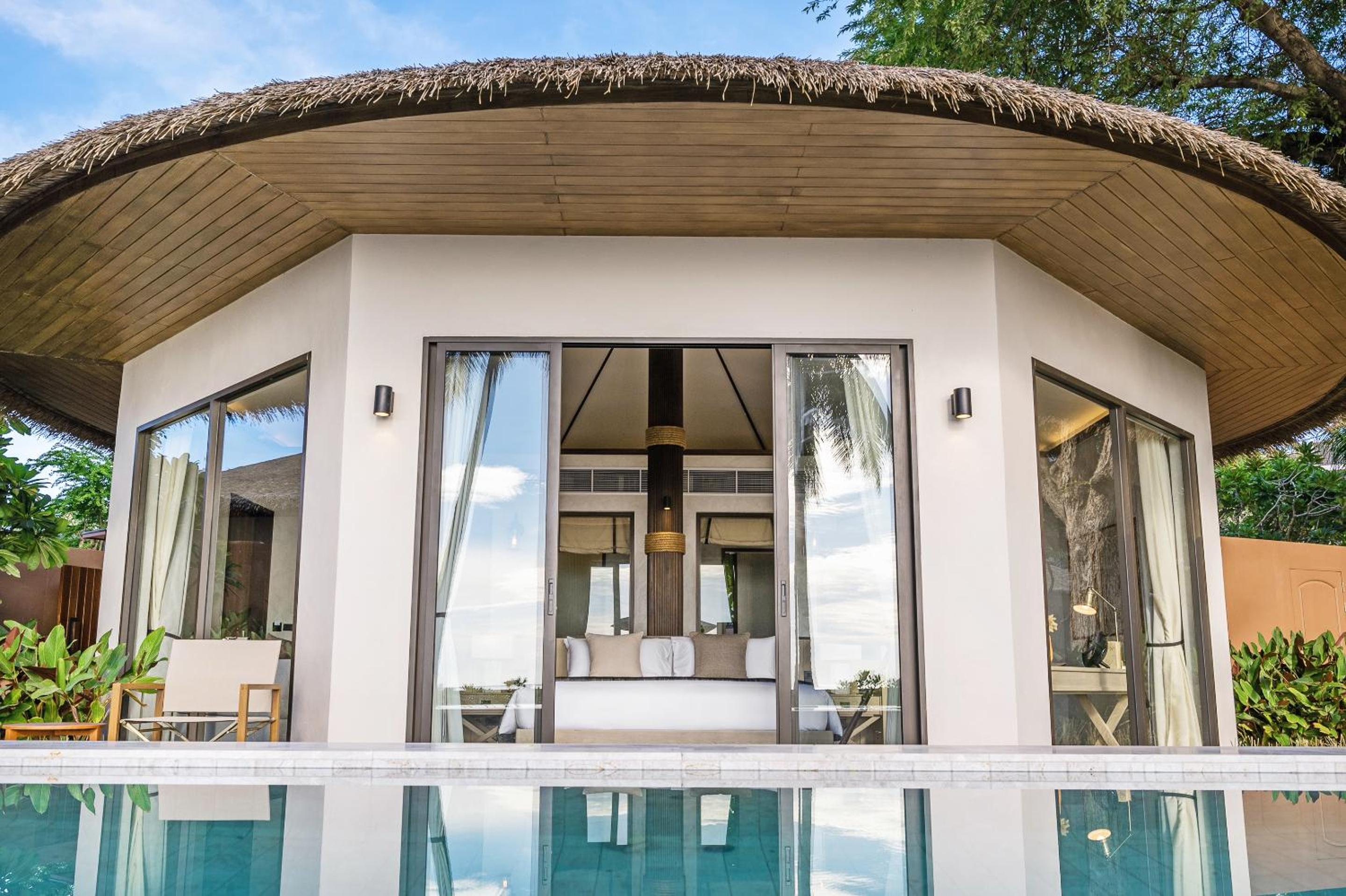 Pool Villa with Garden View - Photo 1