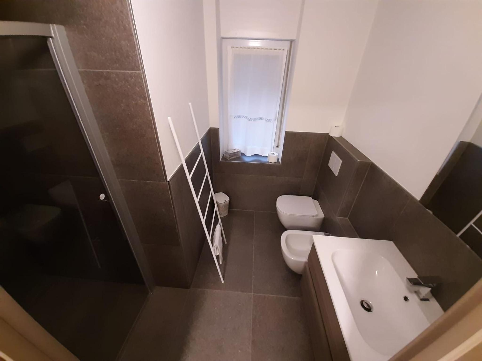 Quadruple Room - Photo 23