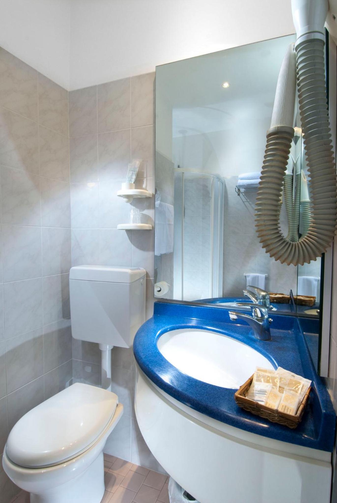 Double or Twin Room with Balcony photo 2