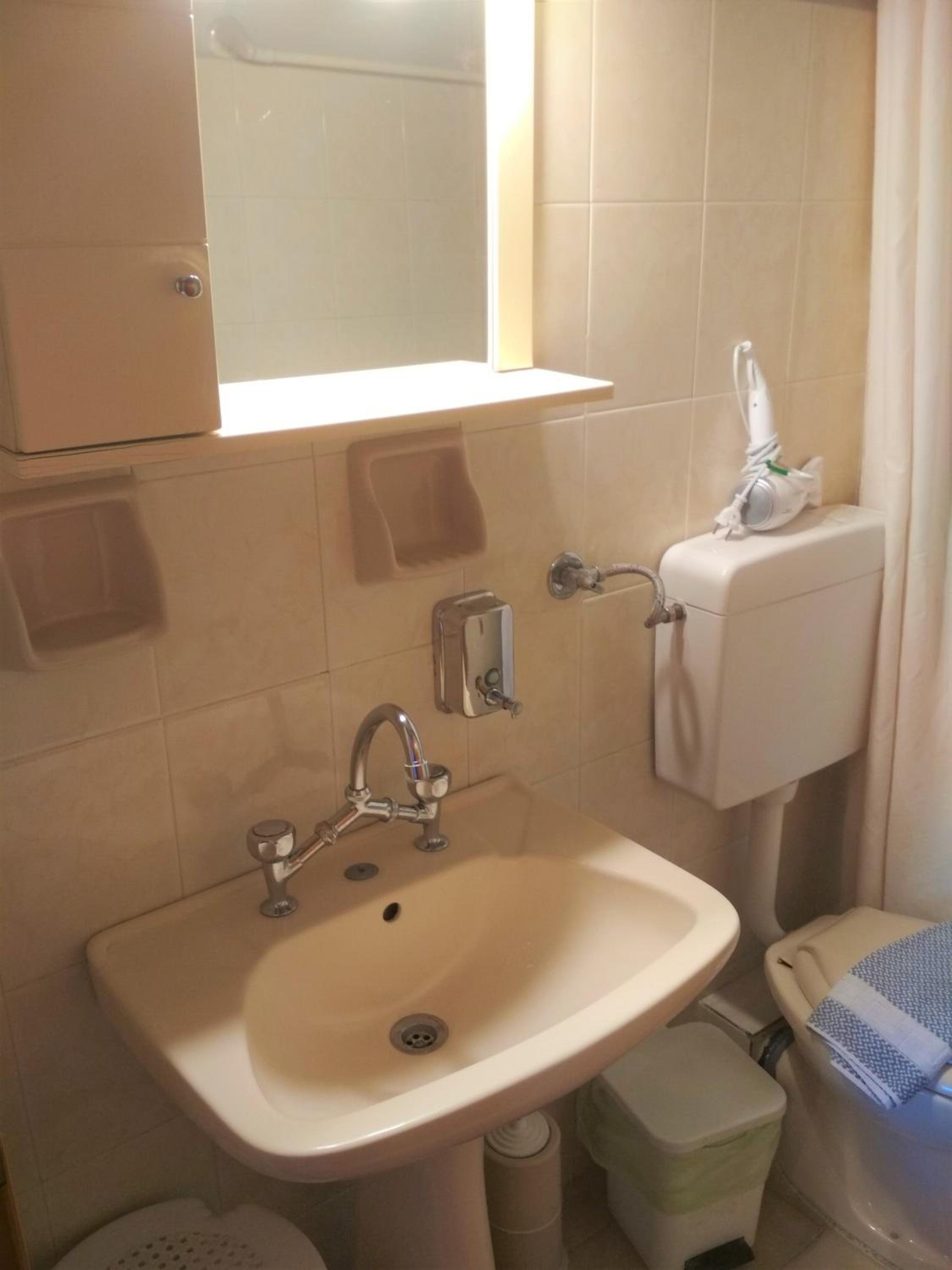 Triple Room - Photo 8