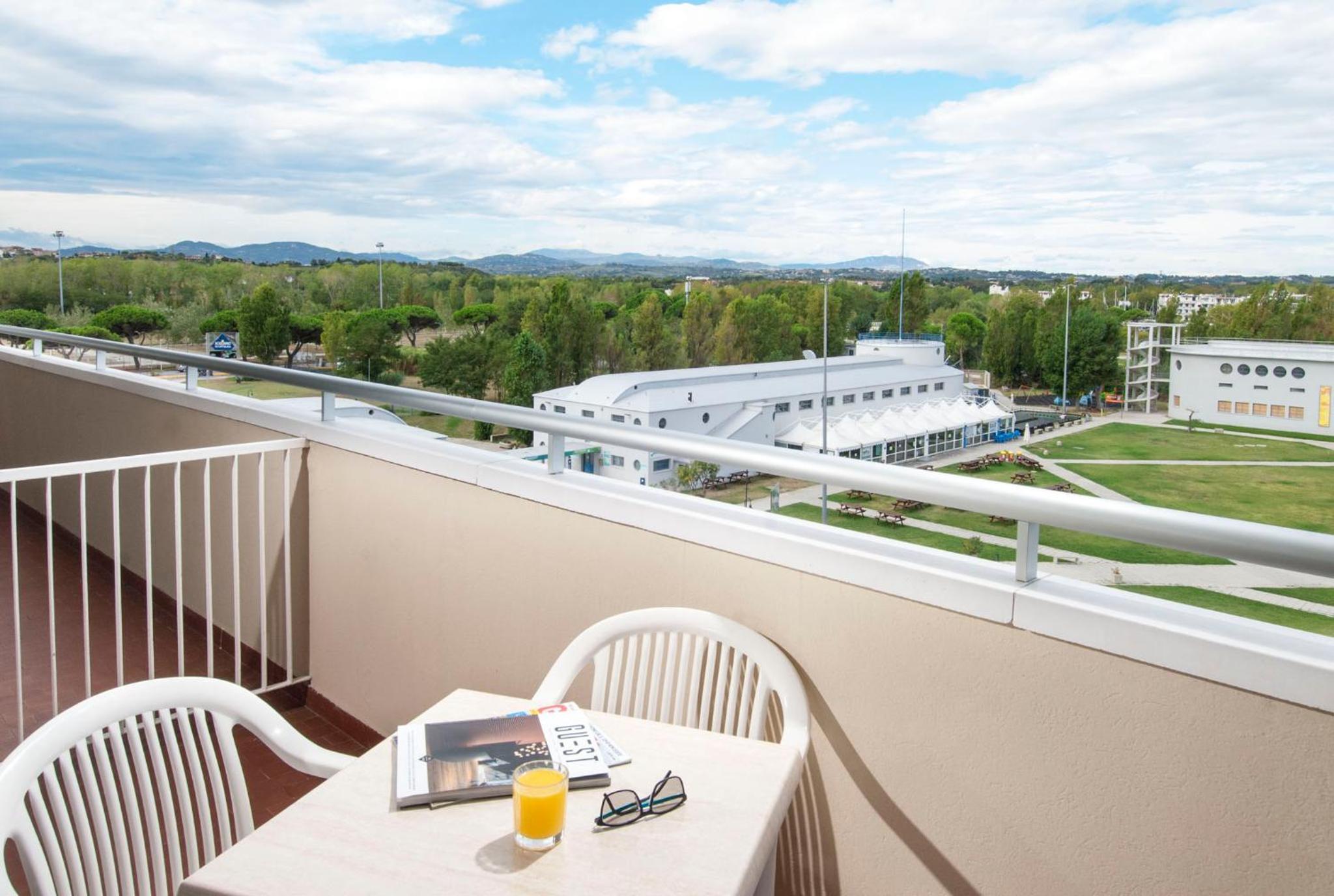 Standard Double or Twin Room with Balcony photo 3