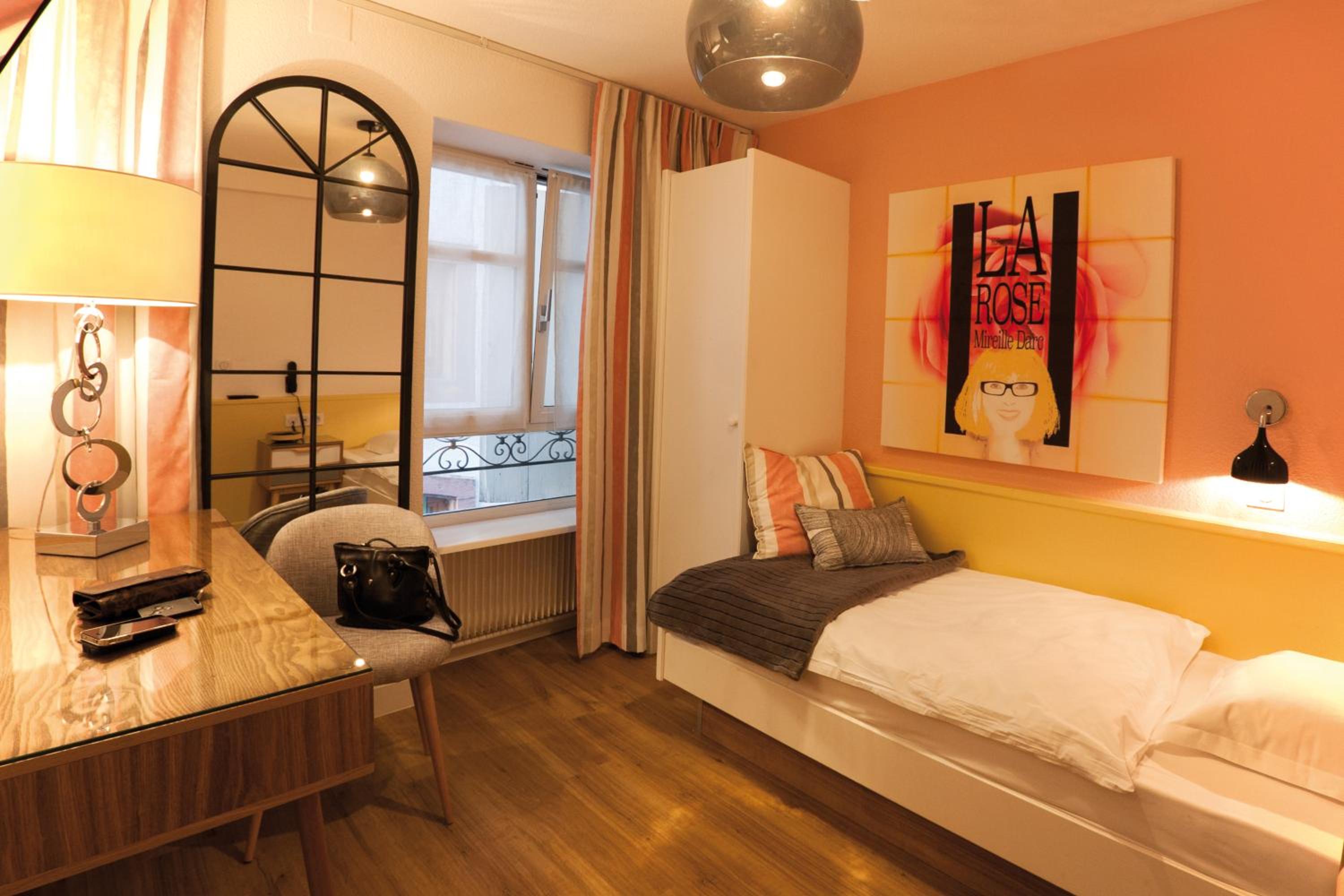 Single Room photo 2