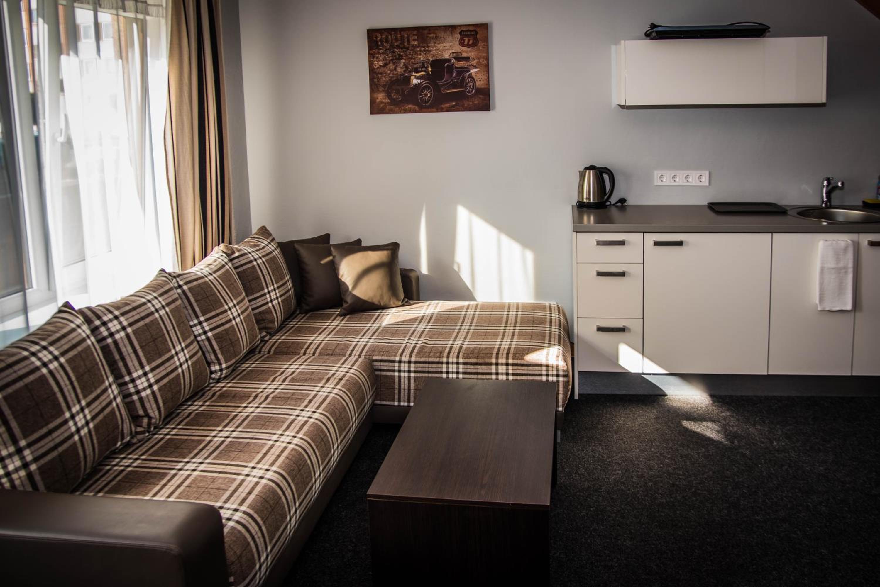 Family Room with Private Entrance photo 1