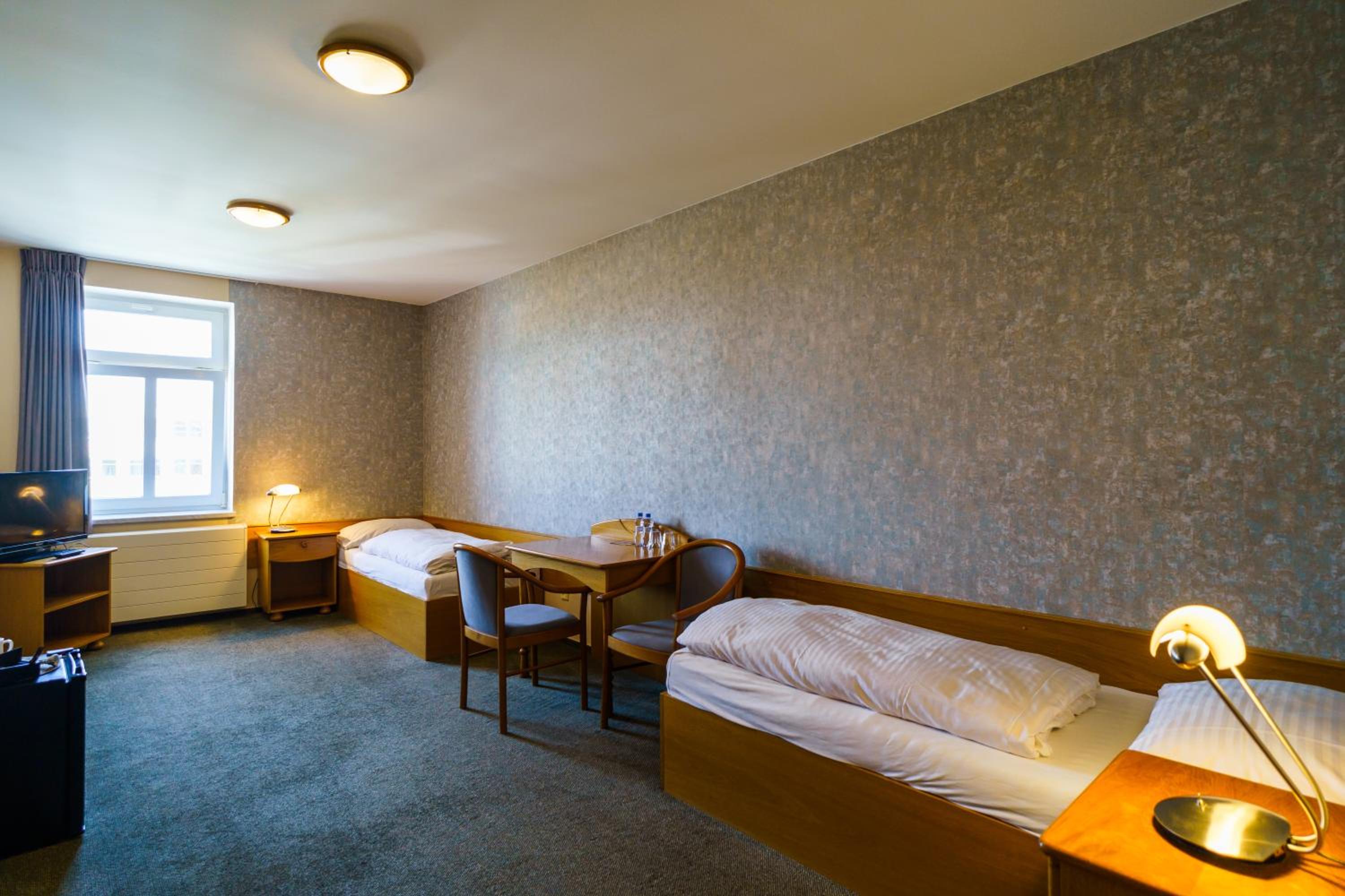 Twin Room - Photo 1