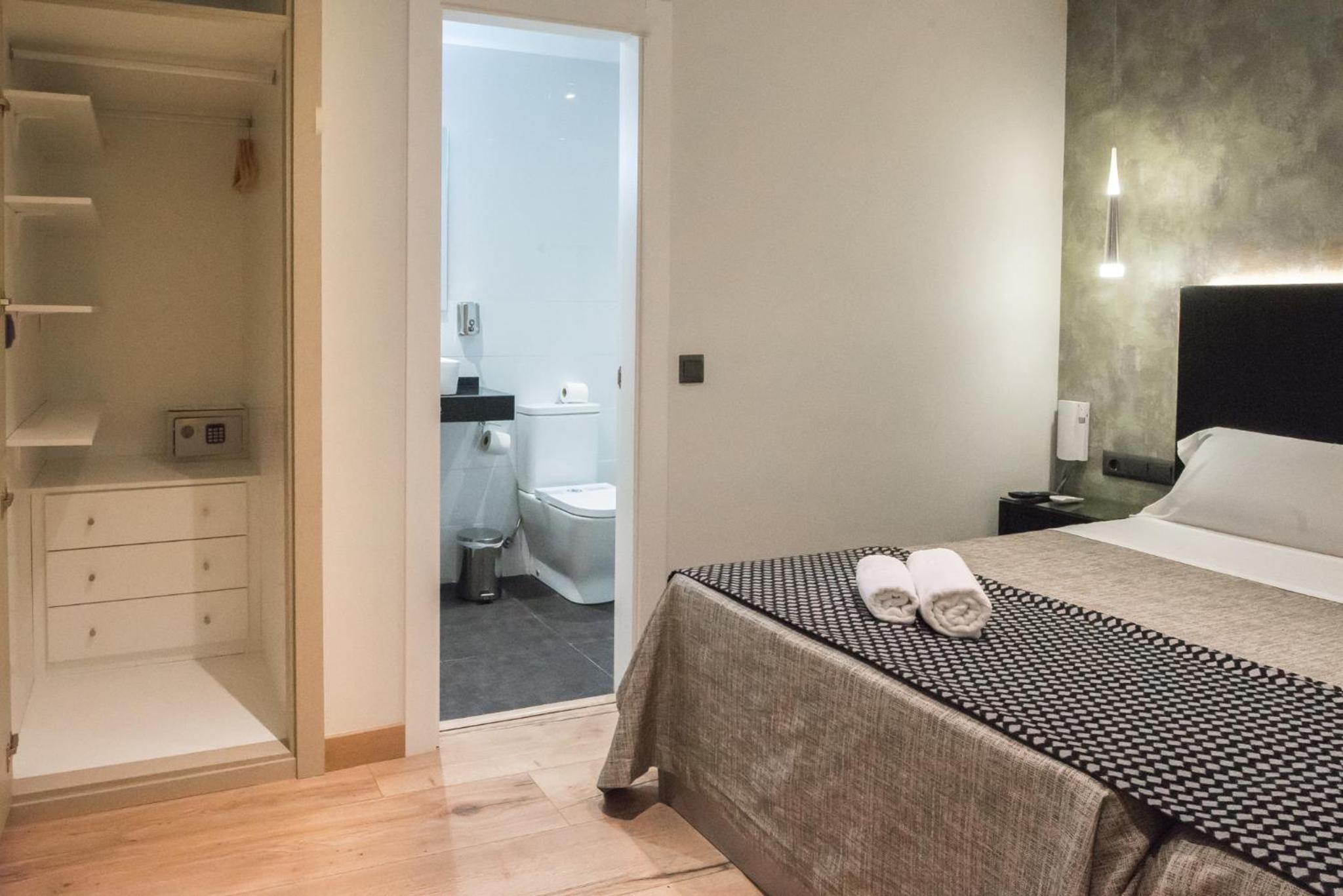 Deluxe Twin Room - Photo 9