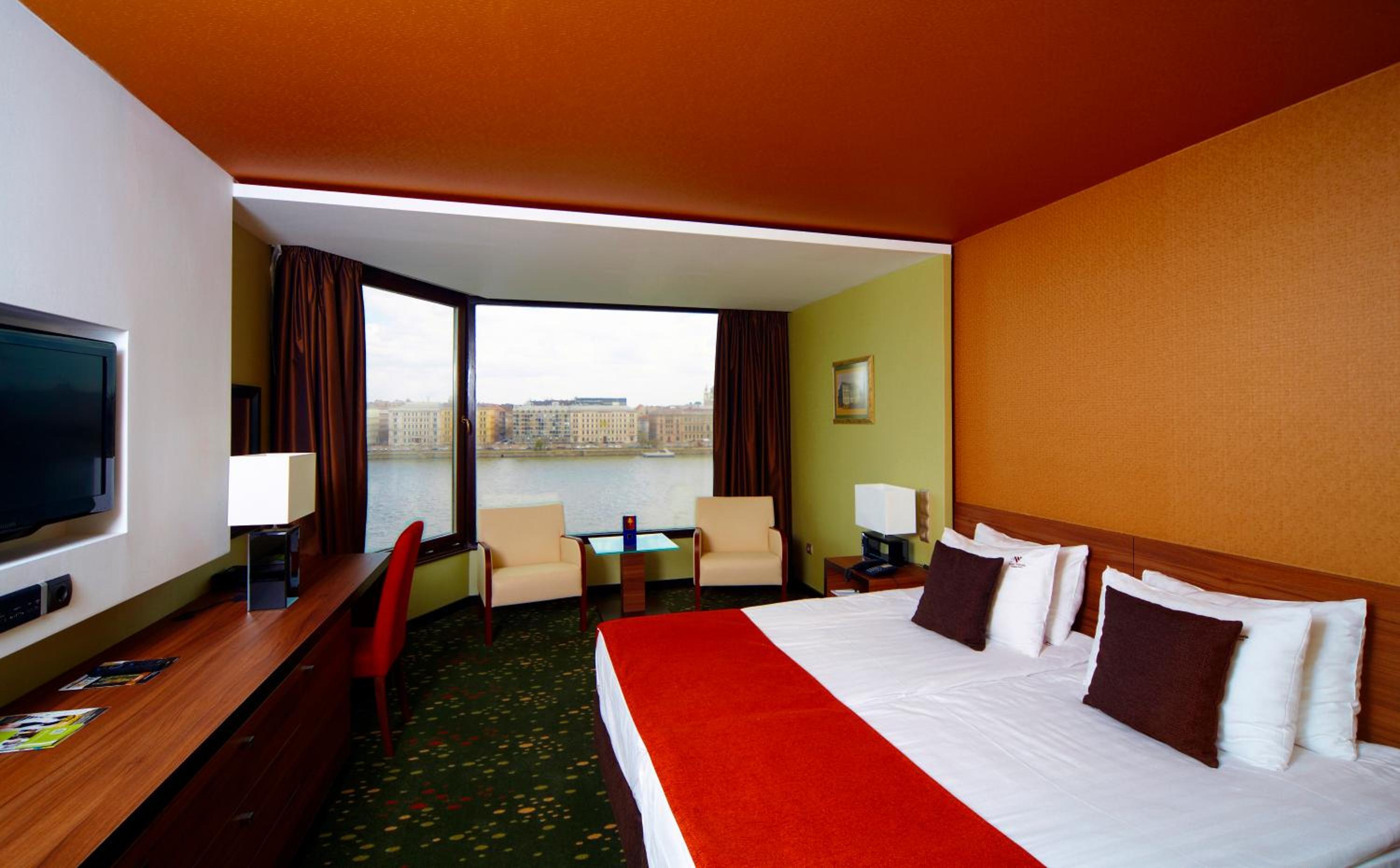 RiverView Double Room with Extra Bed - Photo 4